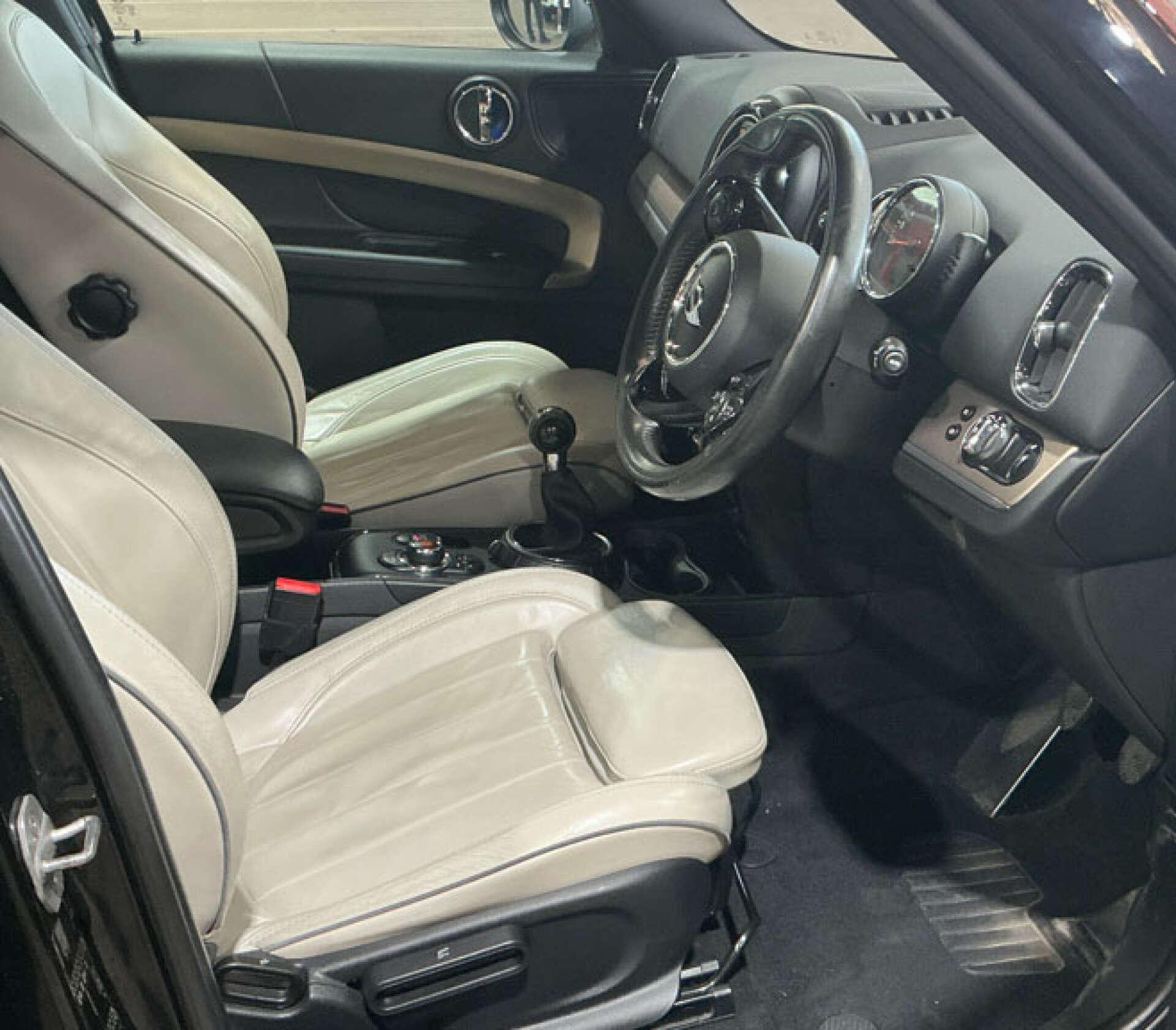 Mini Countryman view 4