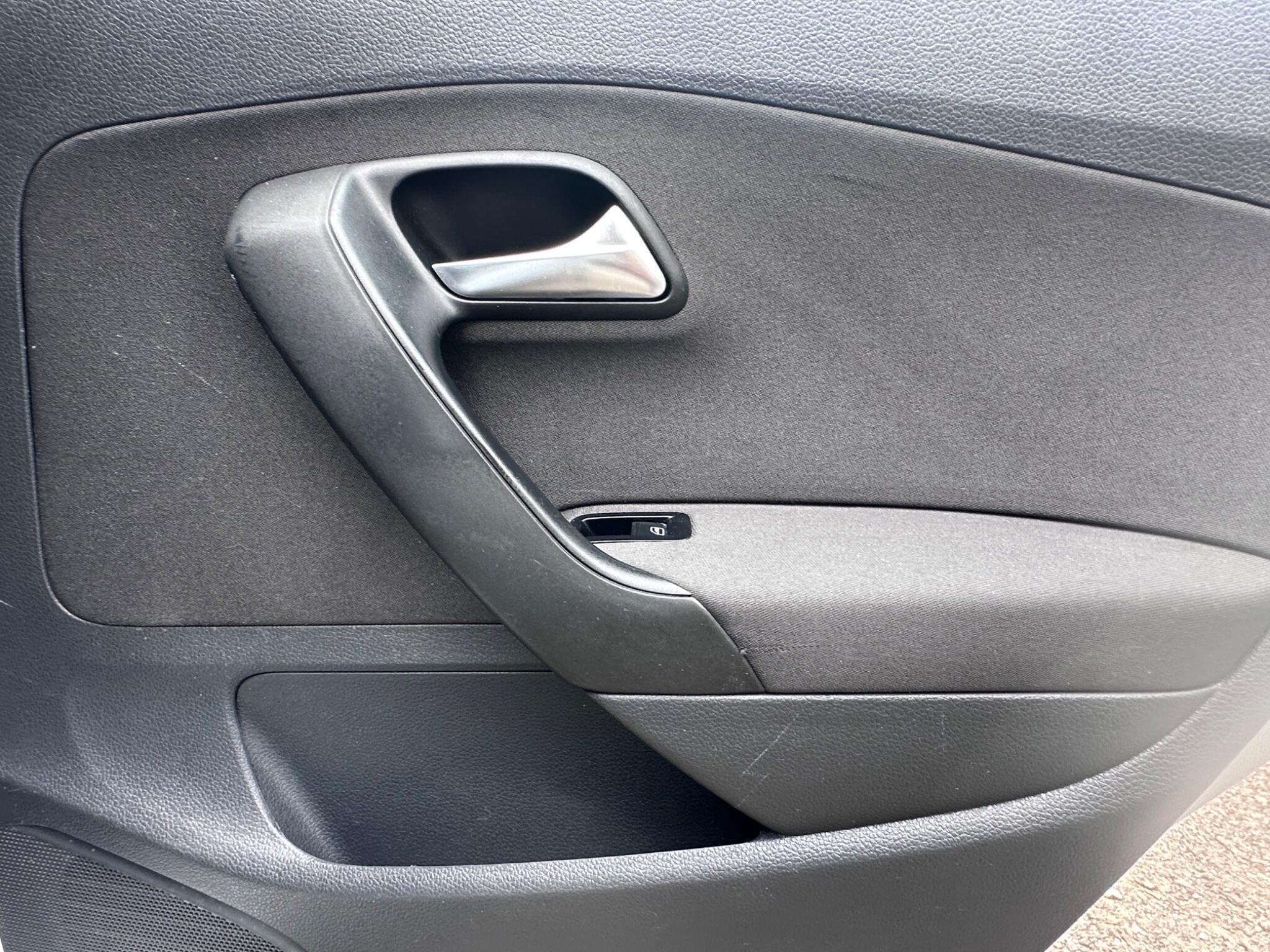 2011 Volkswagen Polo image 27