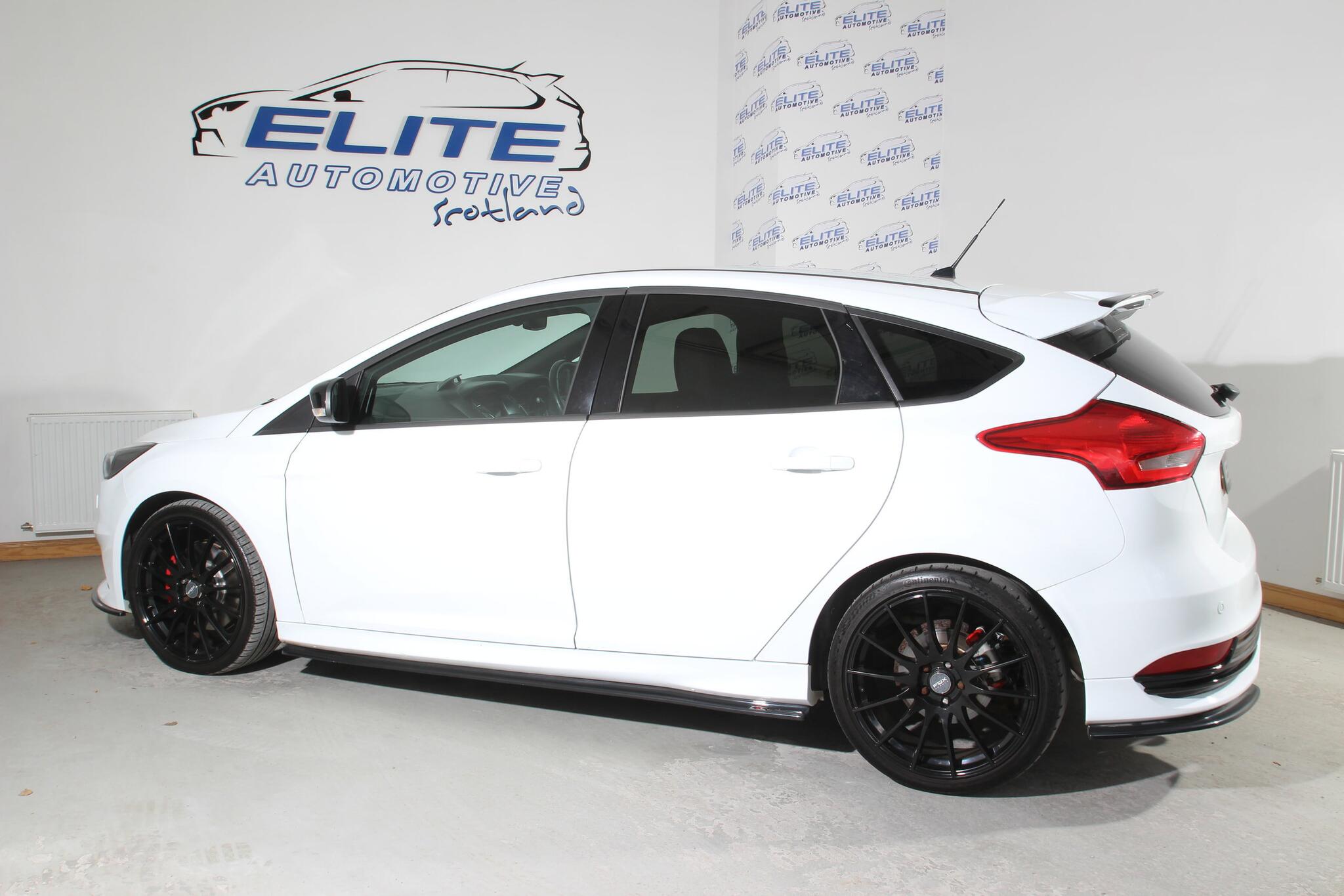 Ford Focus view 10