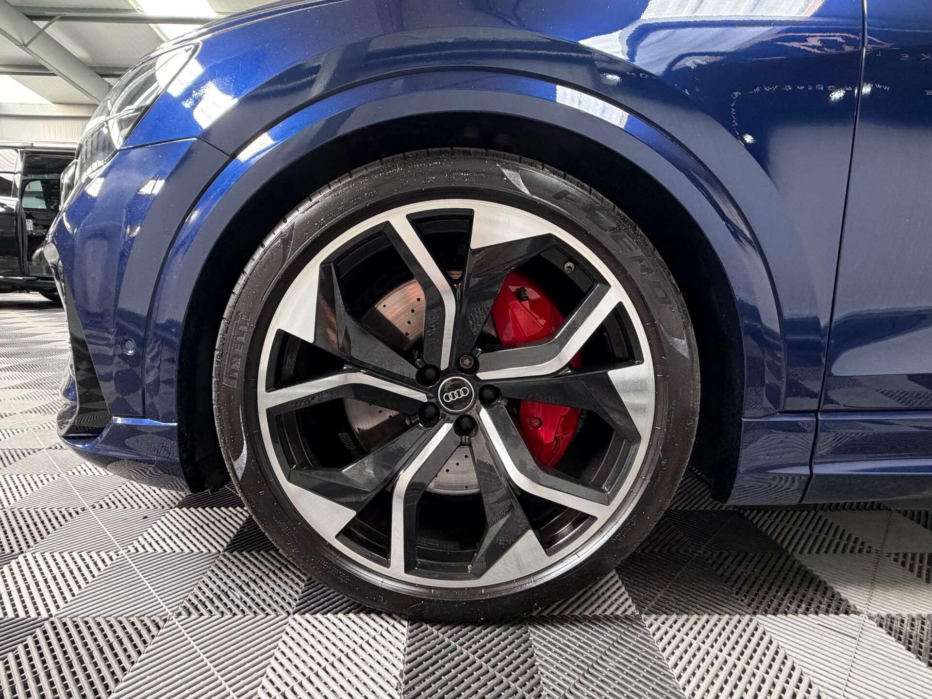 Audi RSQ8 view 10