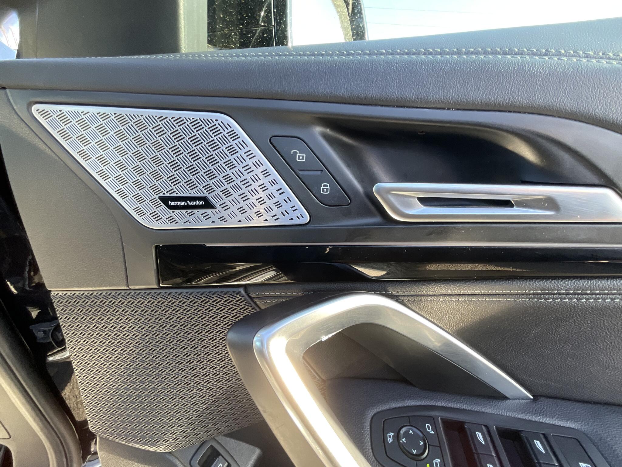 BMW Ix1 view 41