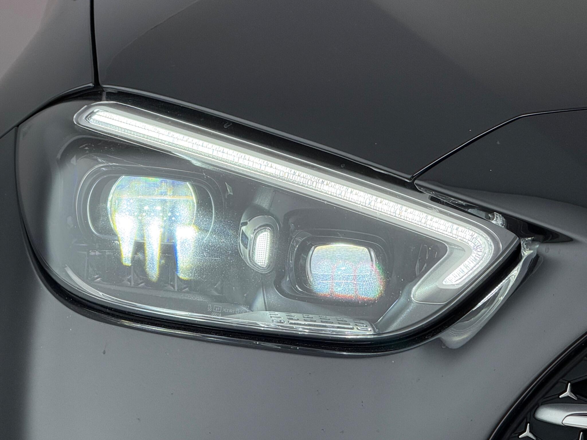 Mercedes-Benz C-Class view 4