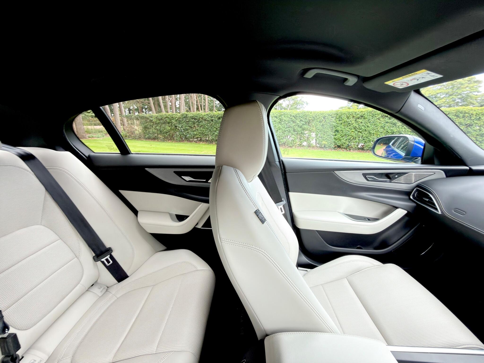 Jaguar Xe view 5