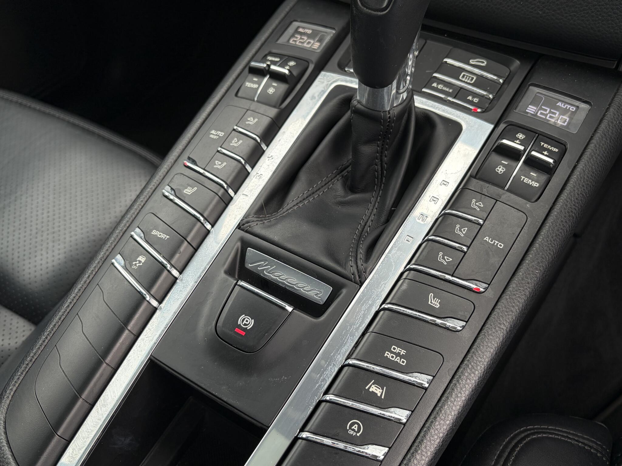 Porsche Macan view 19