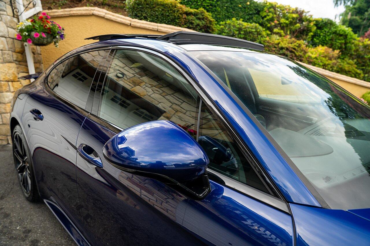 Porsche Panamera view 31