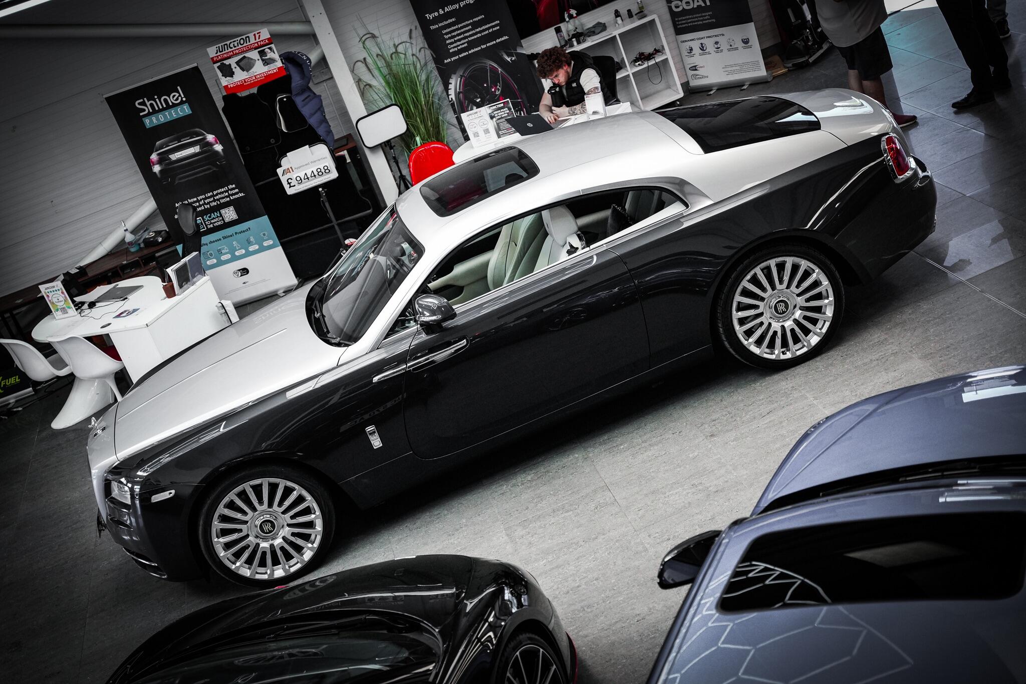 Rolls-Royce Wraith view 6