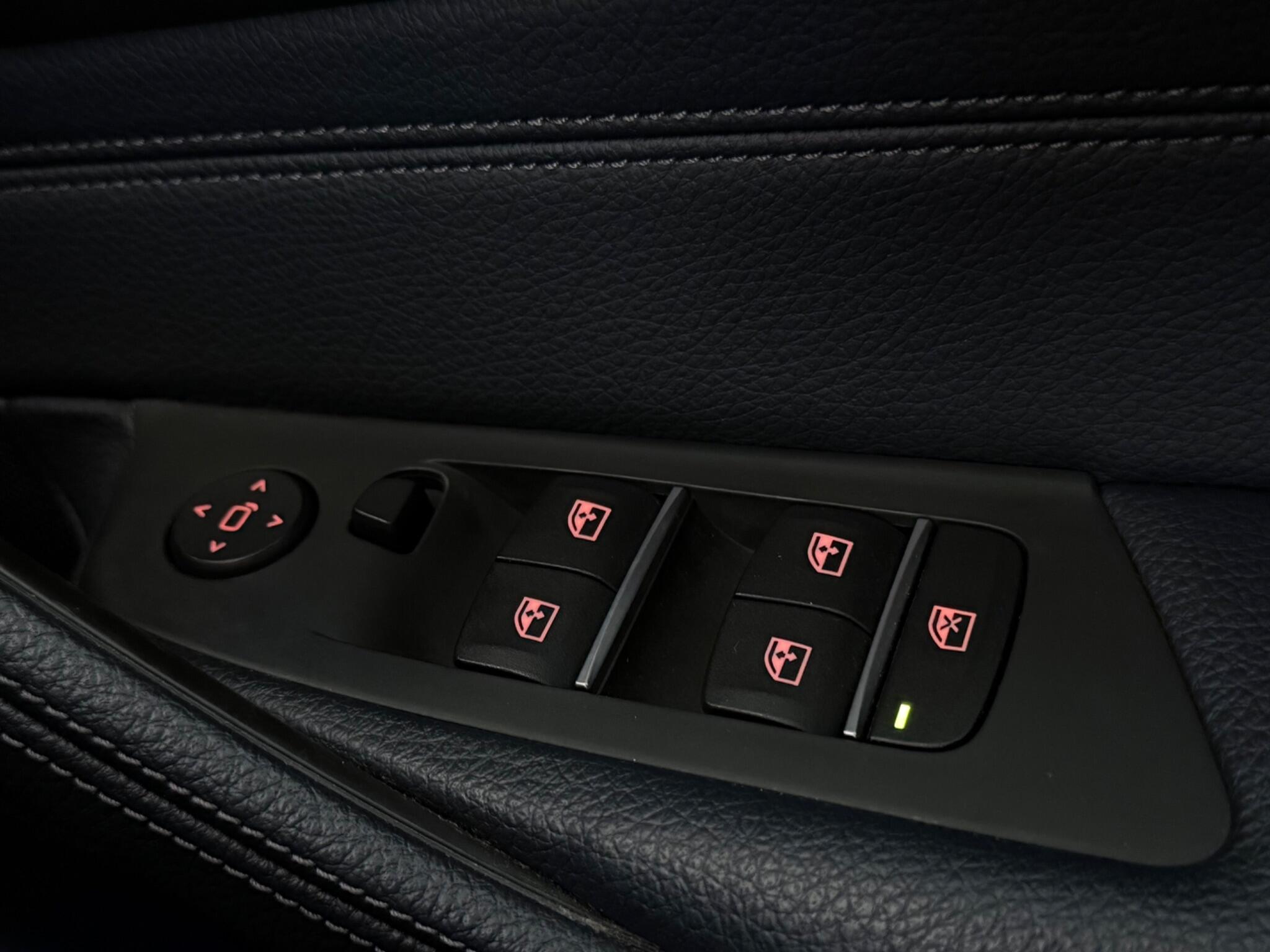 BMW 5 Series view 17