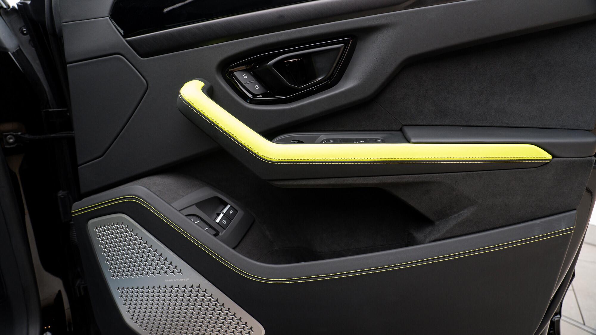 Lamborghini Urus view 43
