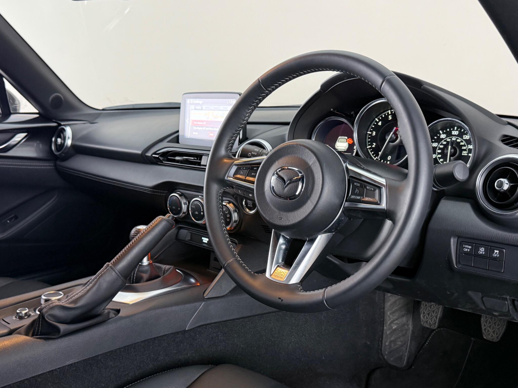 Mazda MX-5 view 3