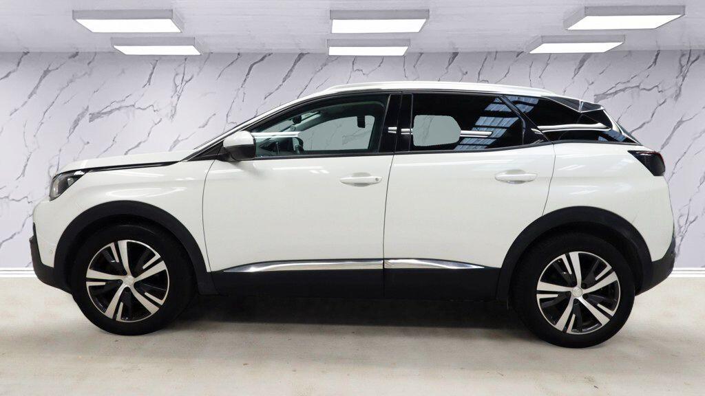 Peugeot 3008 view 9