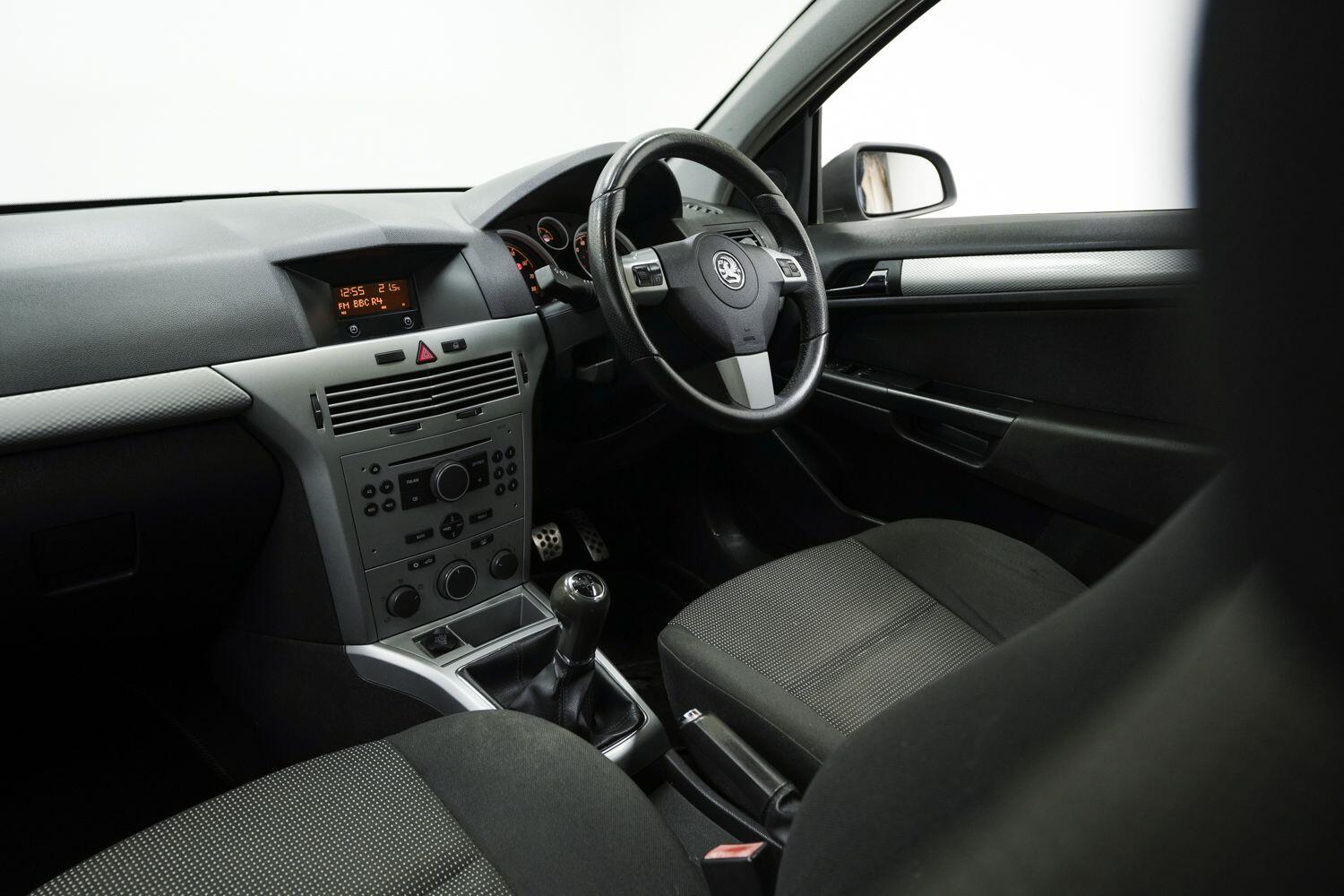 Vauxhall Astra view 23