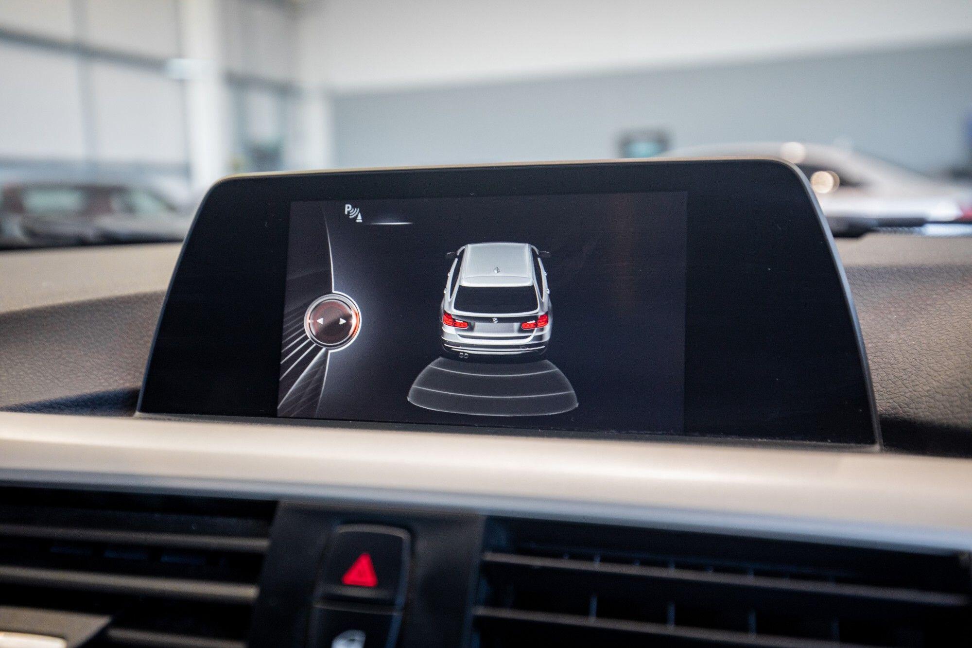 BMW 3 Series view 23