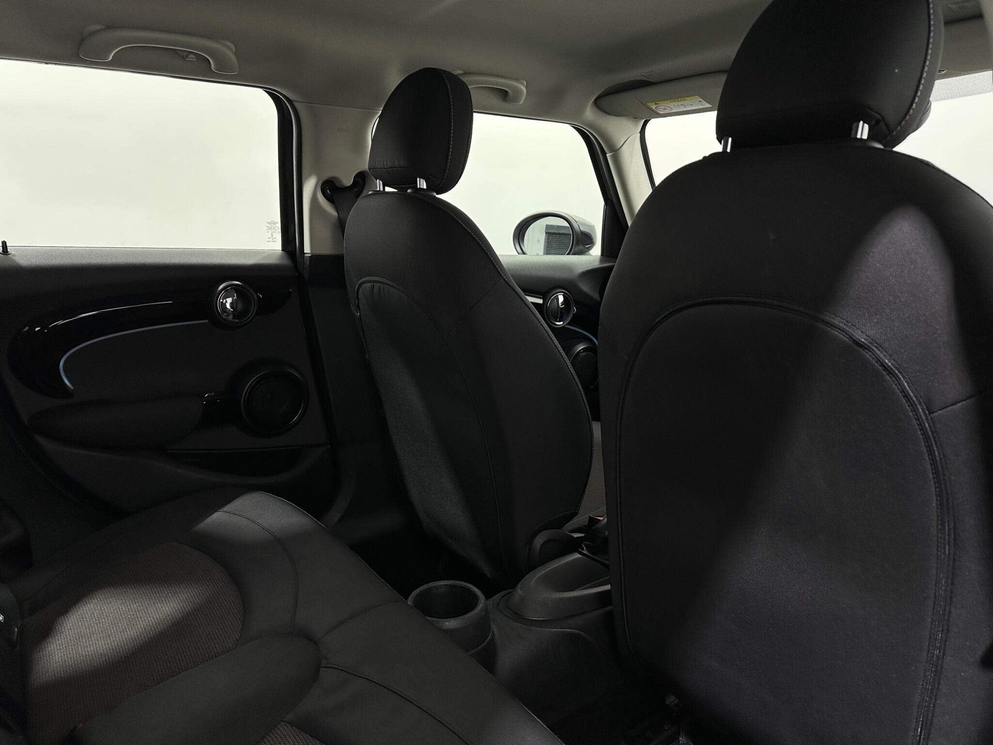 Mini Cooper view 39