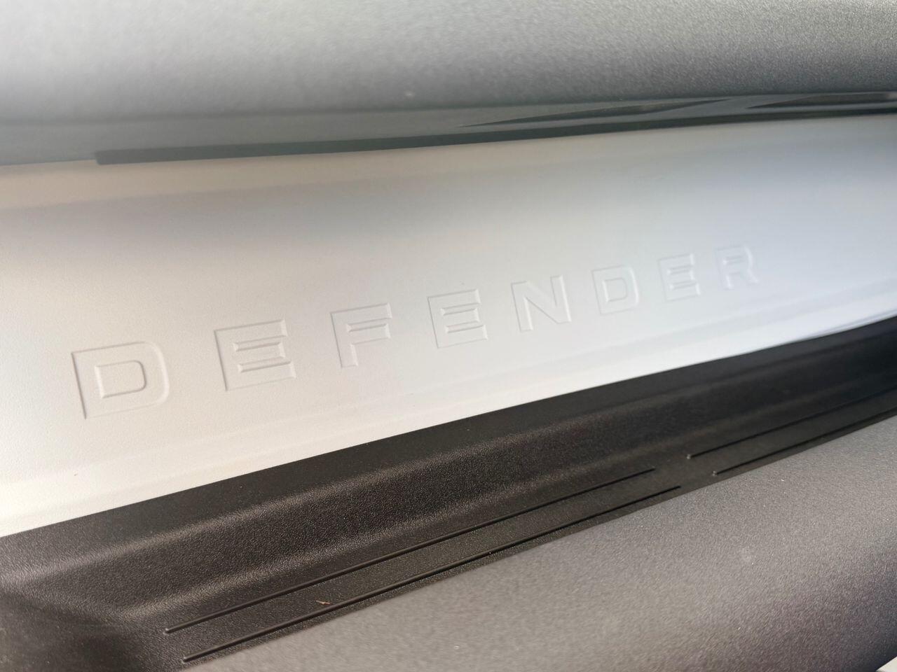 Land Rover Defender view 34