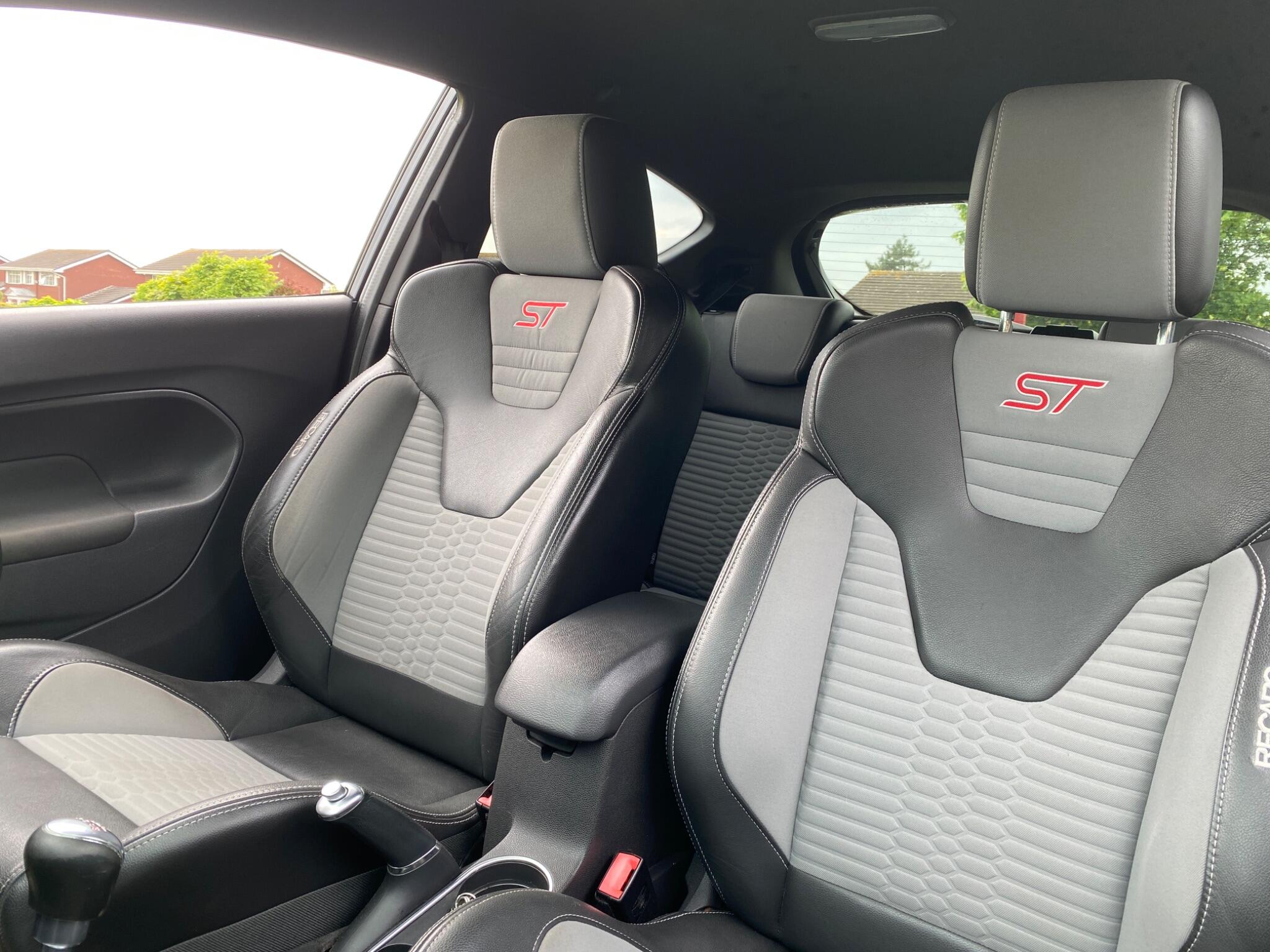 Ford Fiesta 1.6T EcoBoost ST-2 Euro 6 3dr
