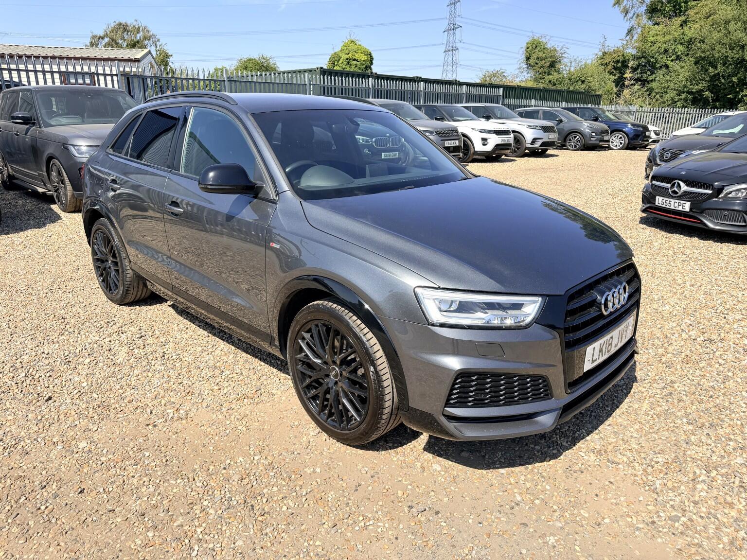 Audi Q3 view 12