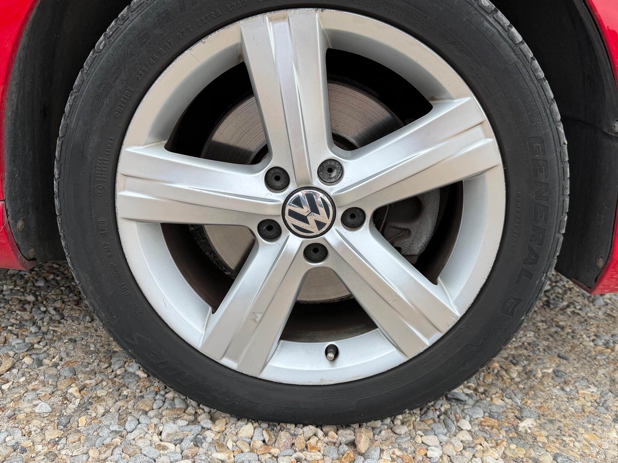 Volkswagen Passat view 3
