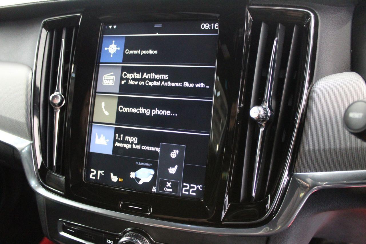 Volvo V90 view 40