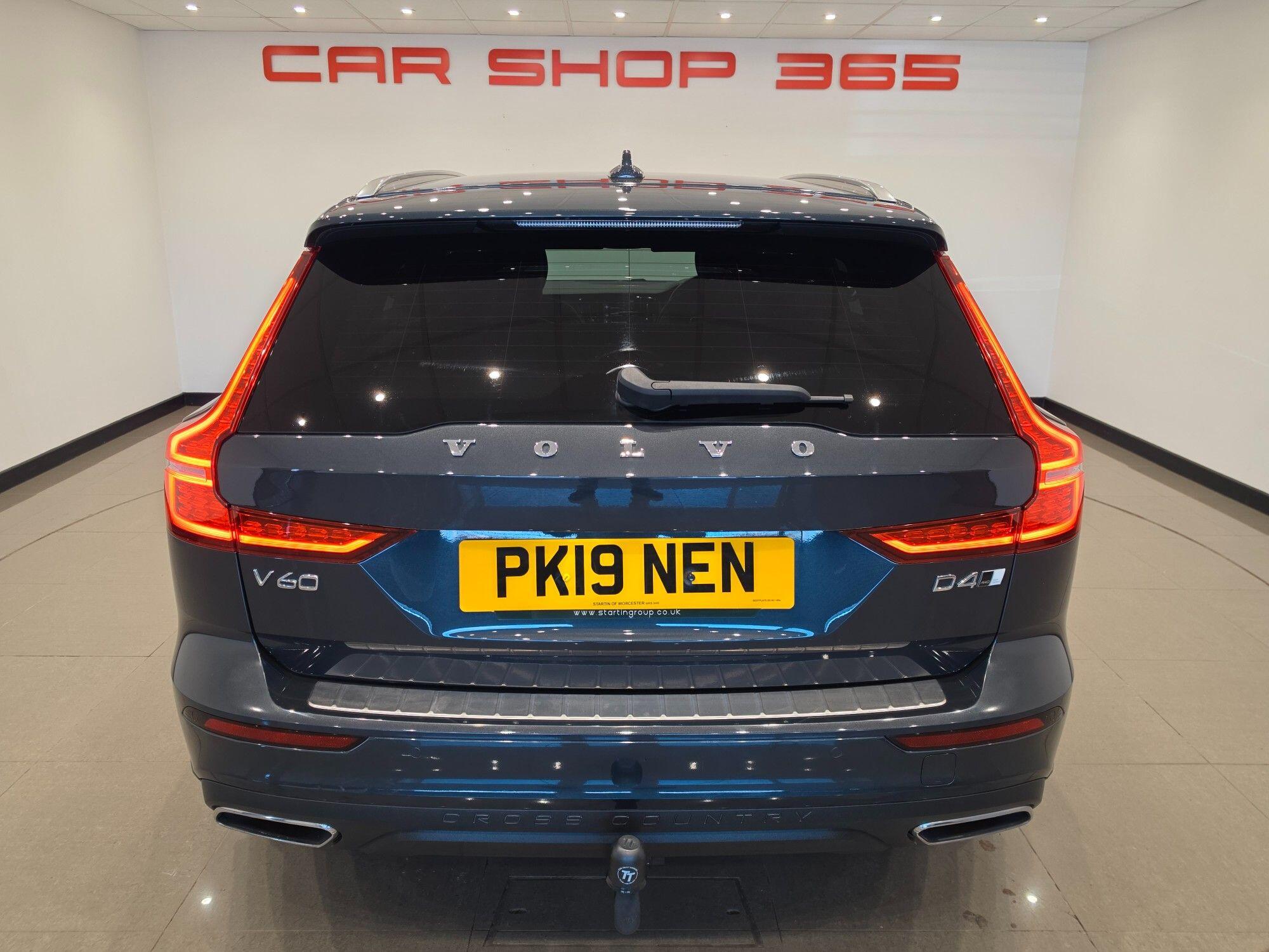 Volvo V60 Cross Country view 51