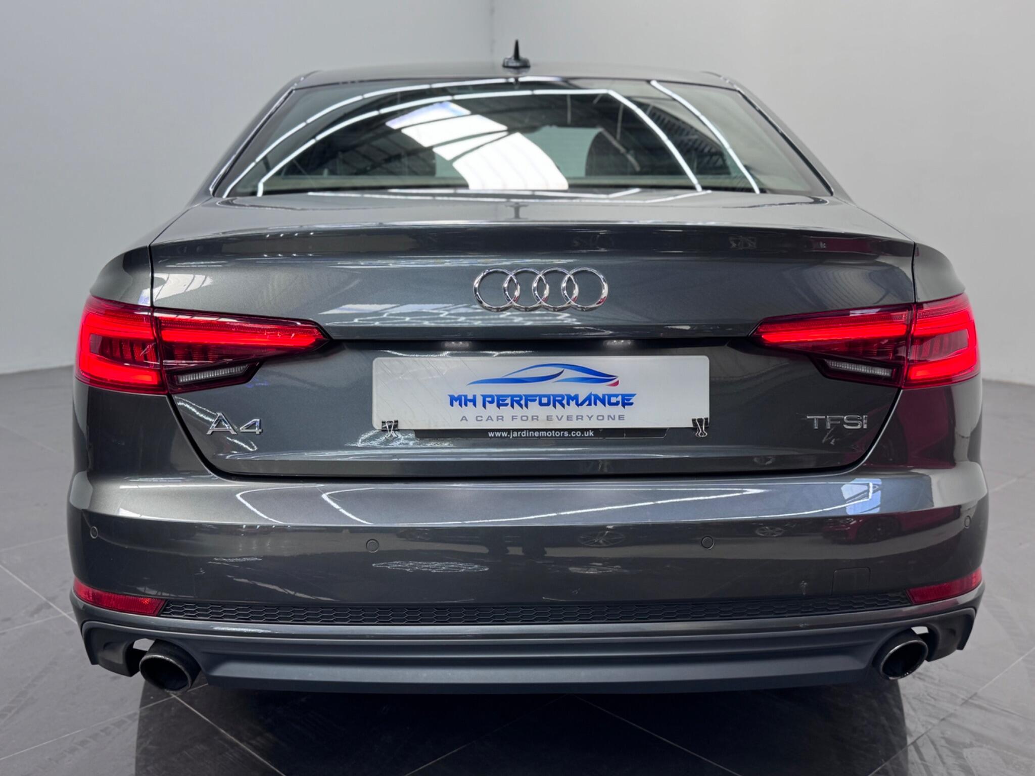 Audi A4 view 32