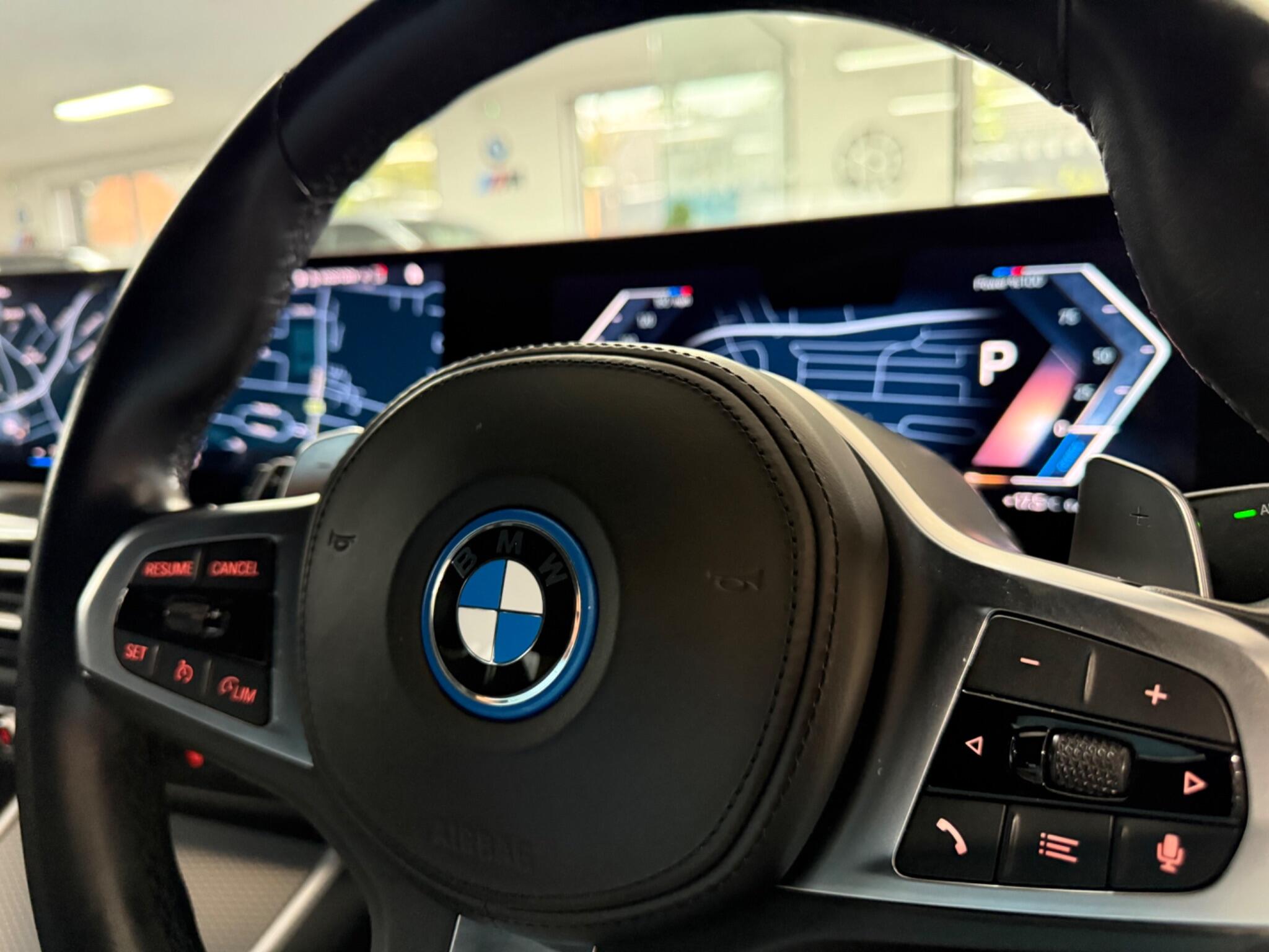BMW 3 Series view 20
