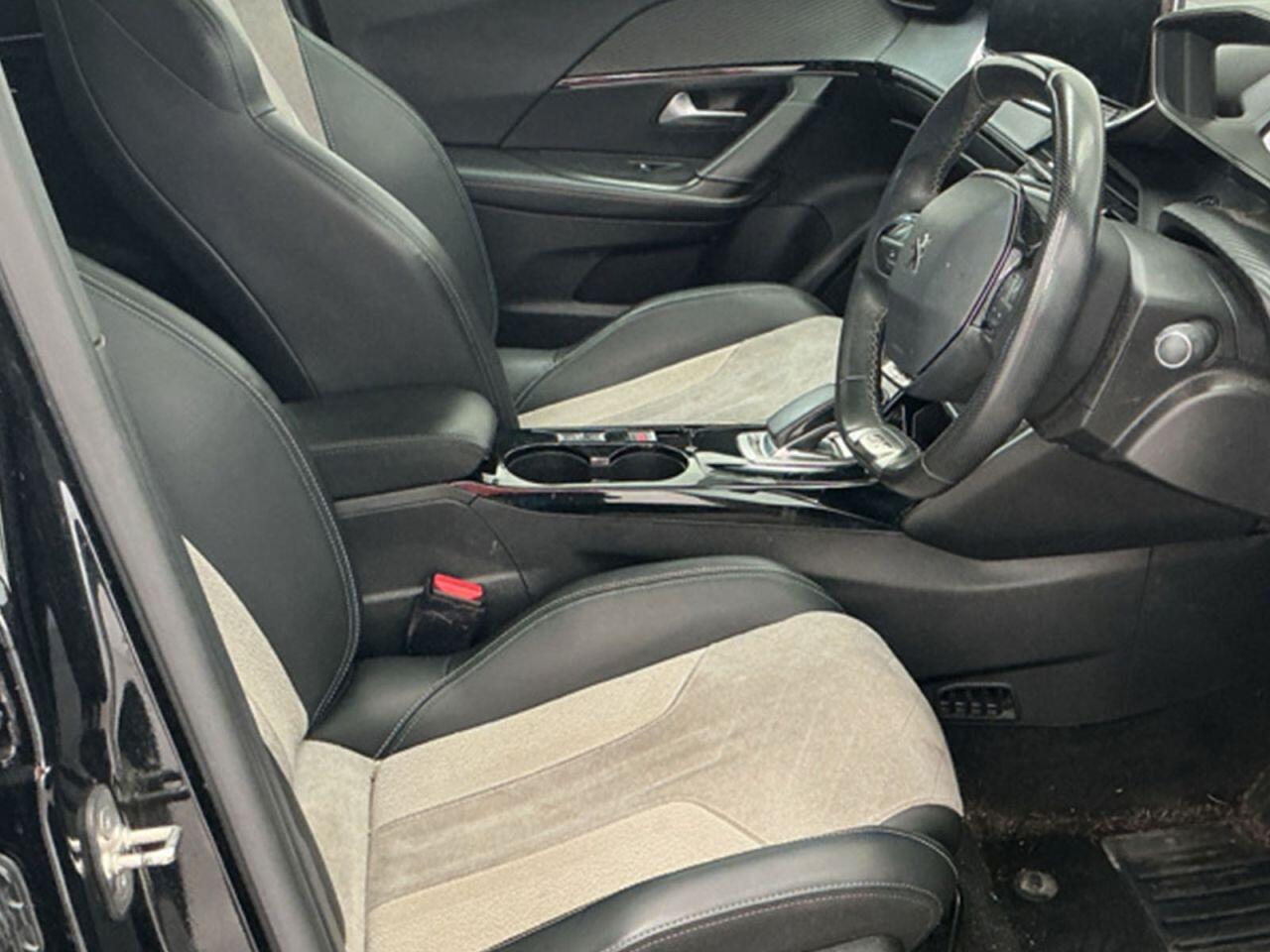 Peugeot e-2008 view 9