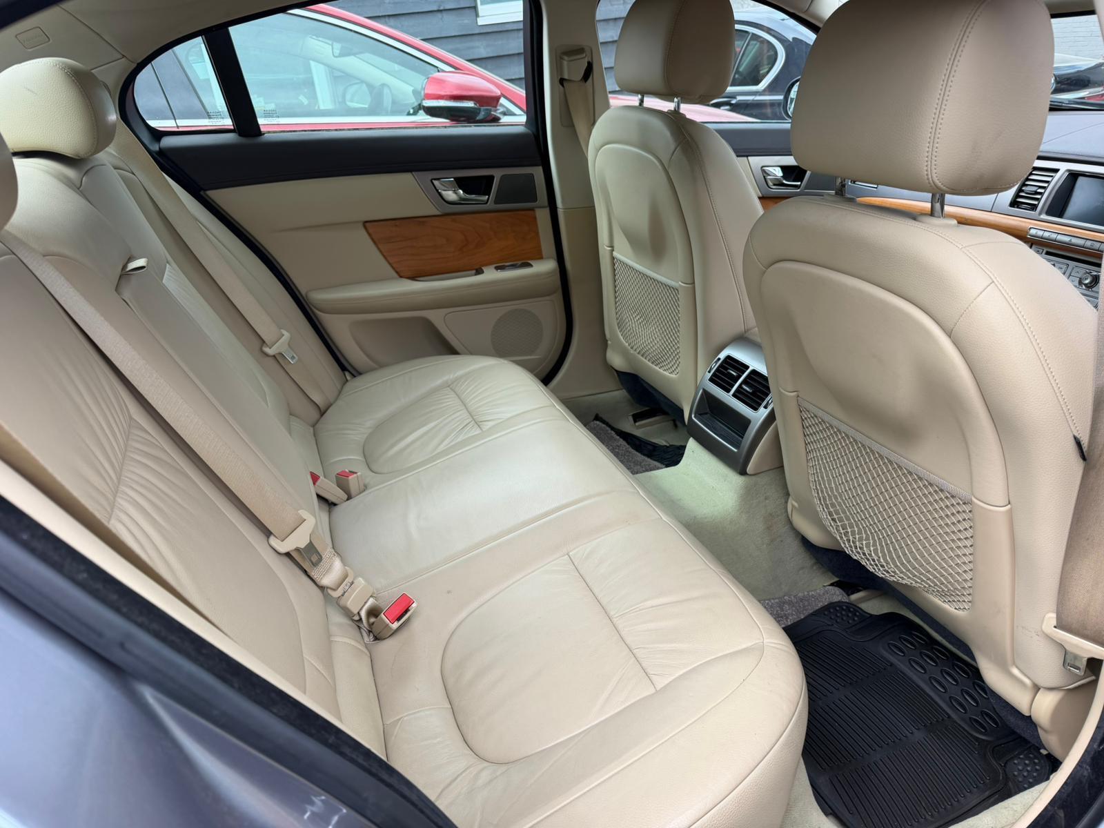 Jaguar XF view 3