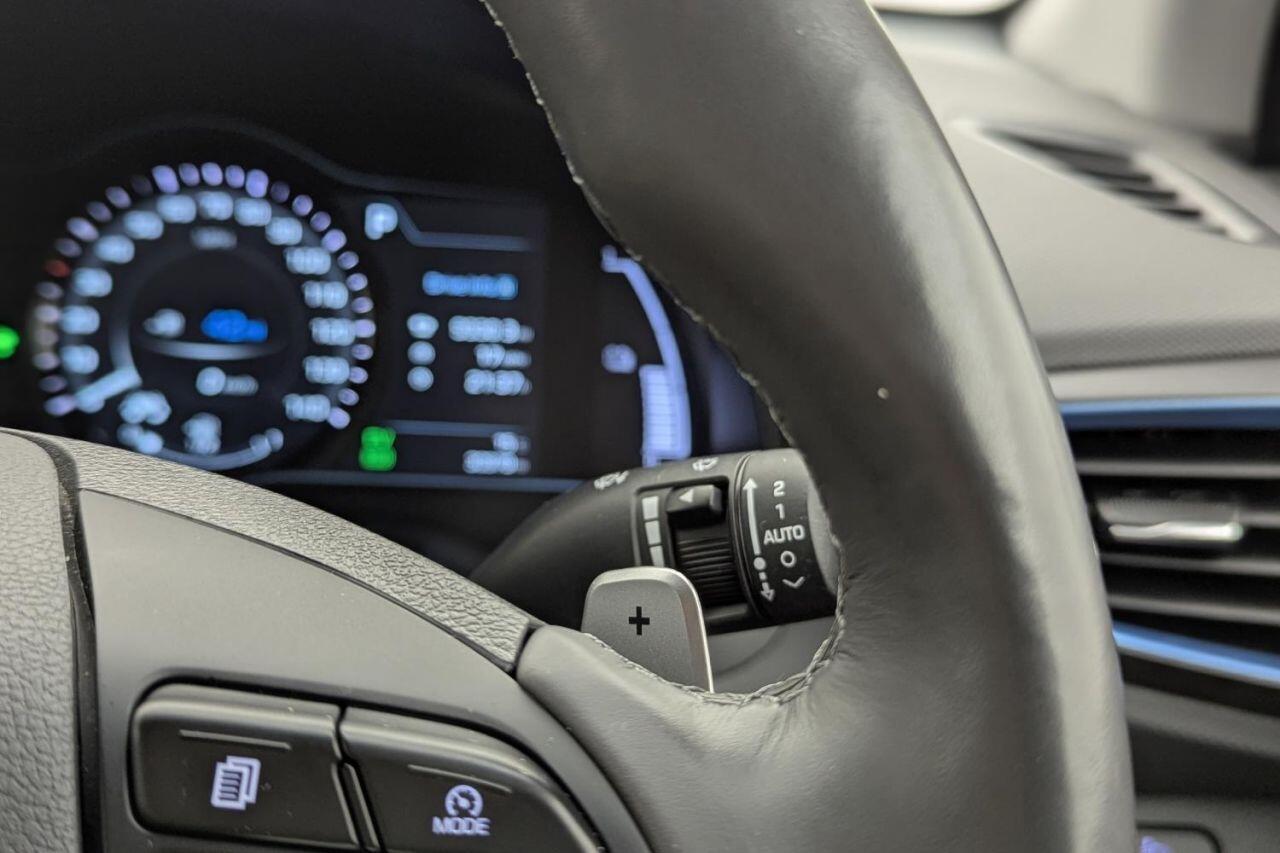 Hyundai IONIQ view 35