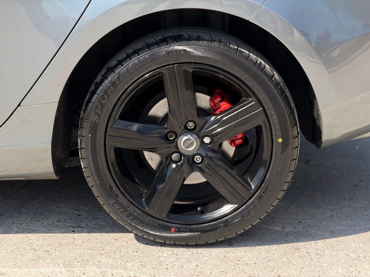Volvo V40 view 12