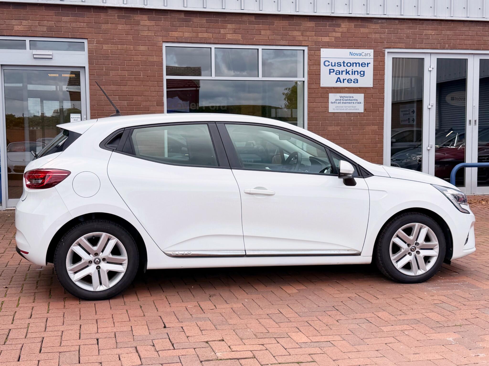 Renault Clio view 17