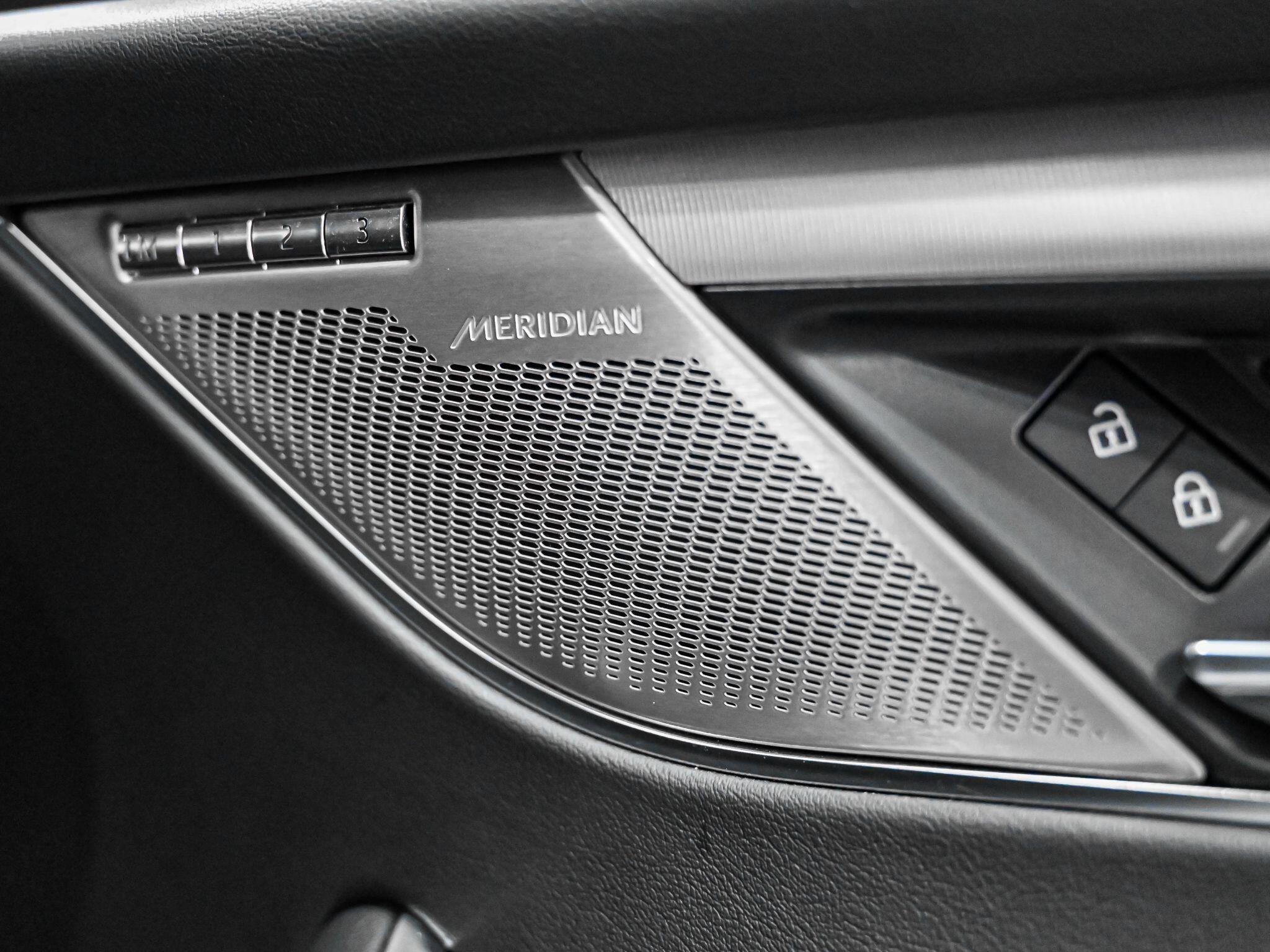 Jaguar F-Pace view 23