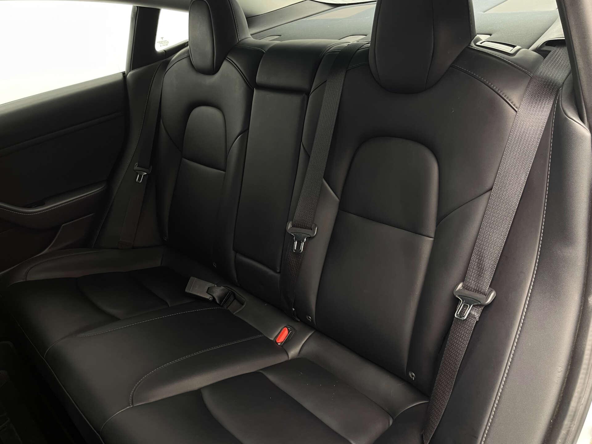 Tesla Model 3 view 40