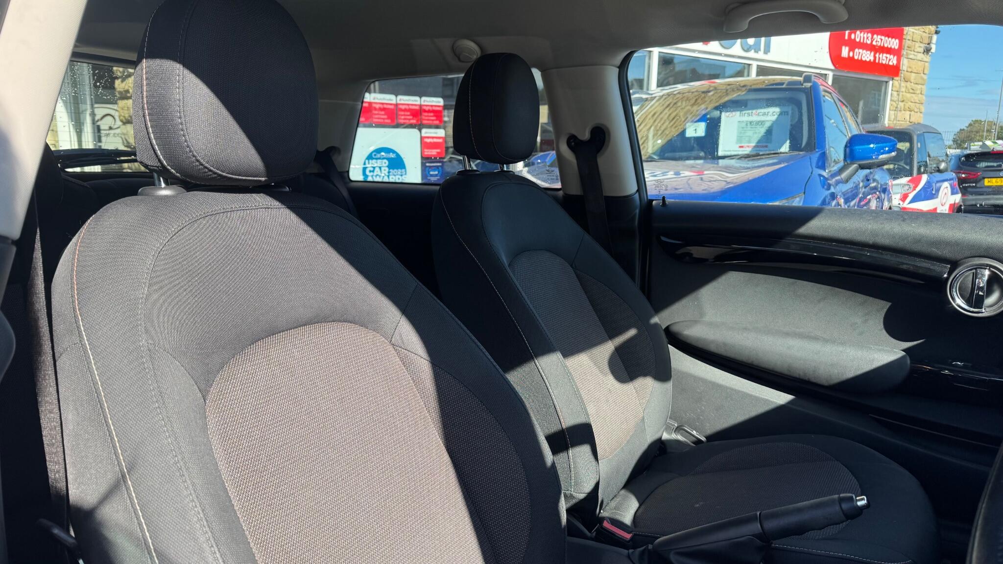Mini Hatch view 8