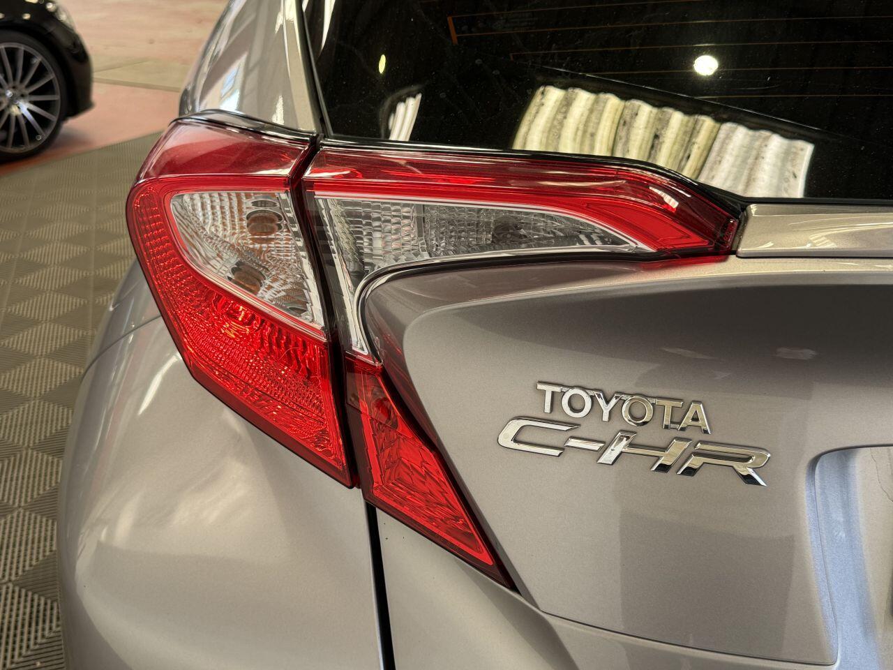 Toyota C-HR view 27