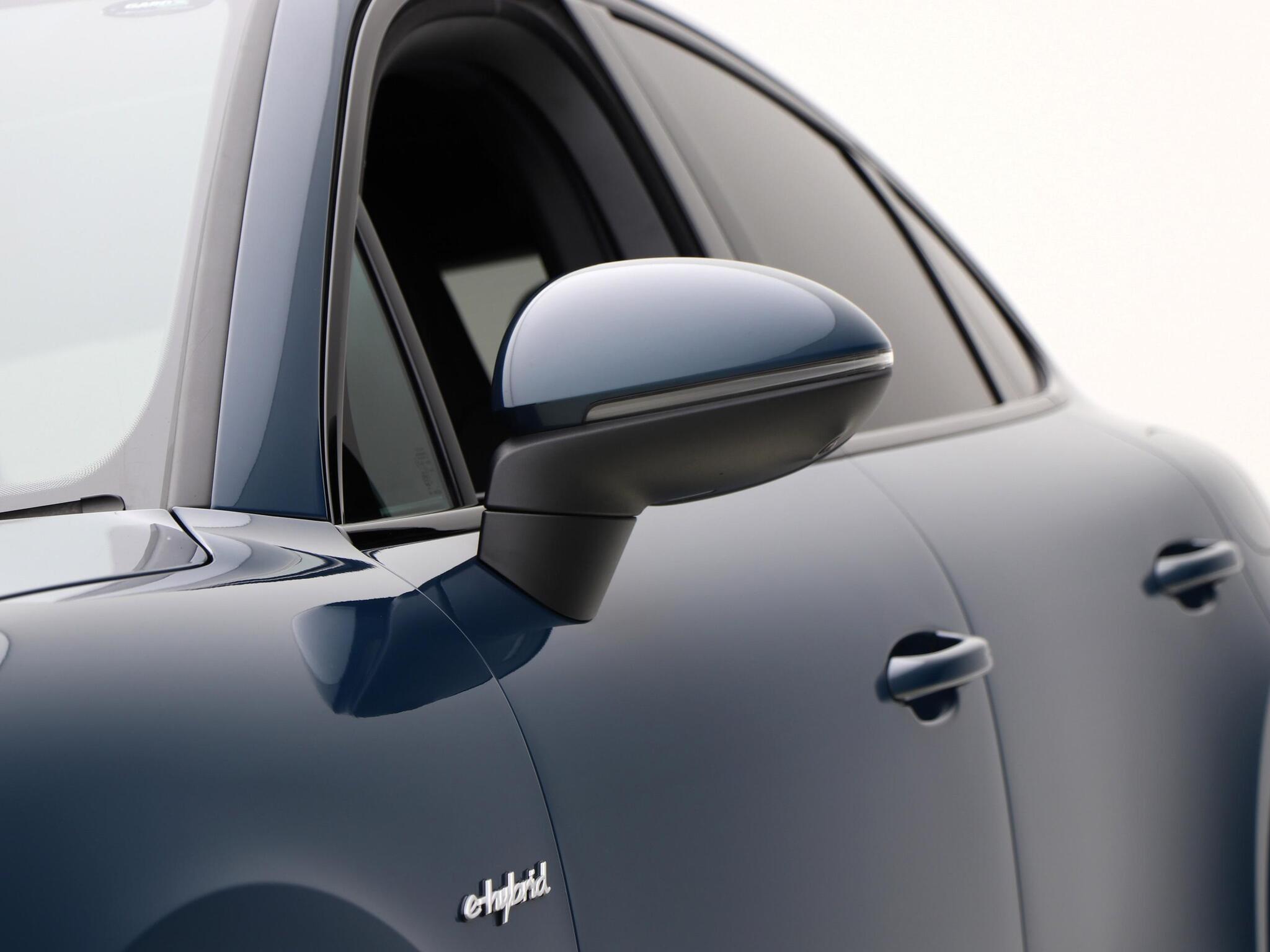 Porsche Cayenne view 14