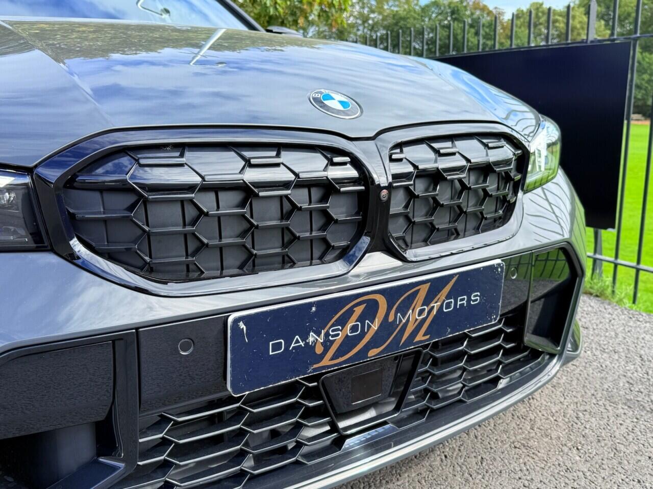 BMW 3 Series view 59