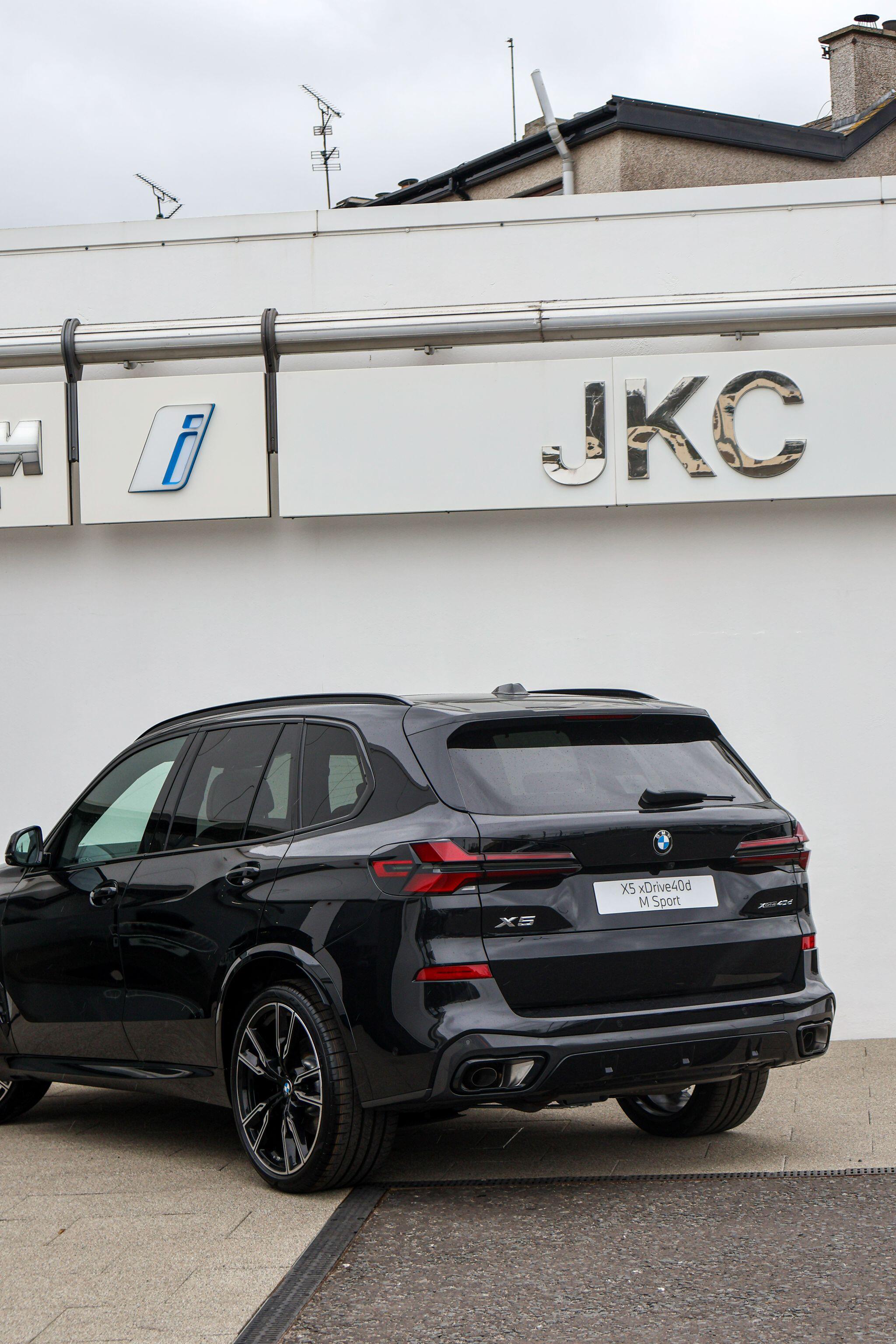 BMW X5 view 6