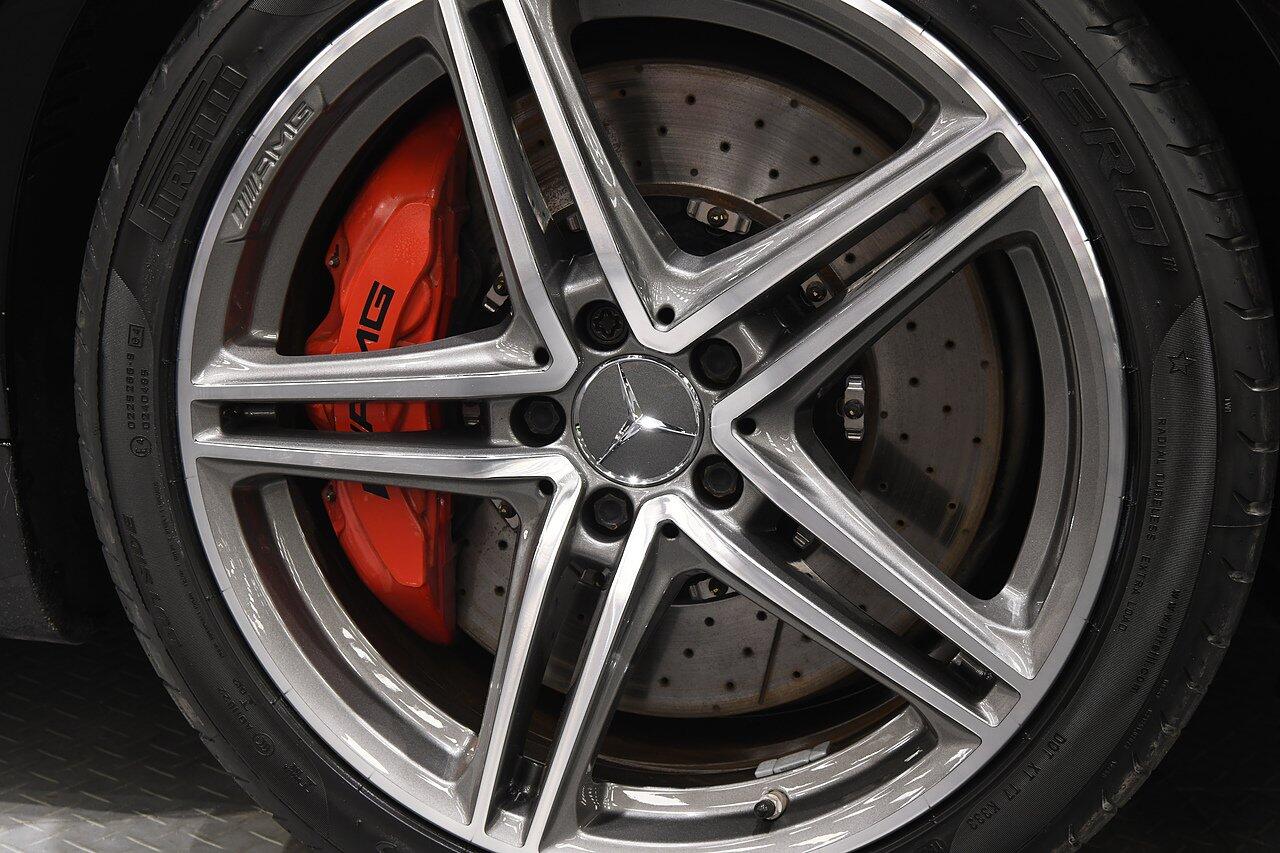 Mercedes-Benz AMG GT view 44