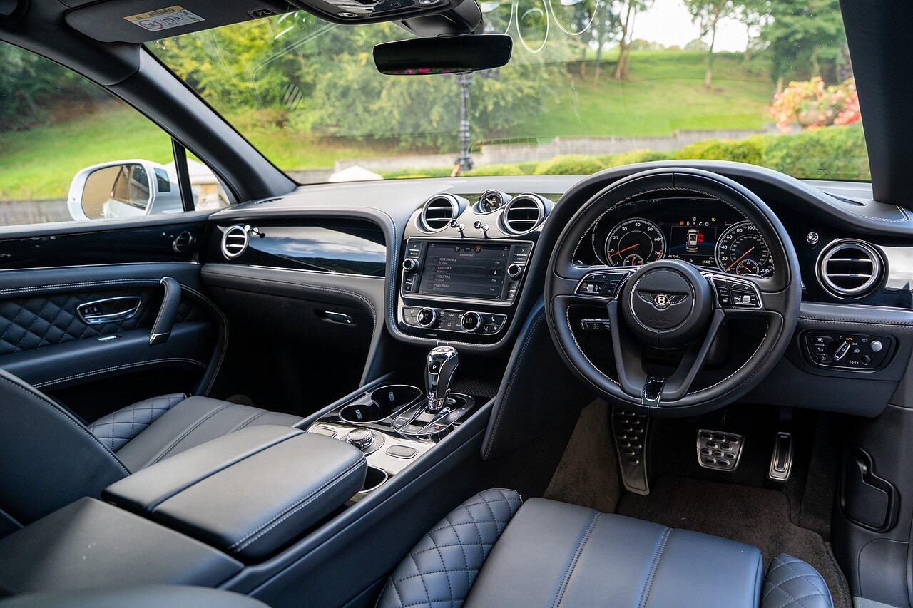 Bentley Bentayga view 45