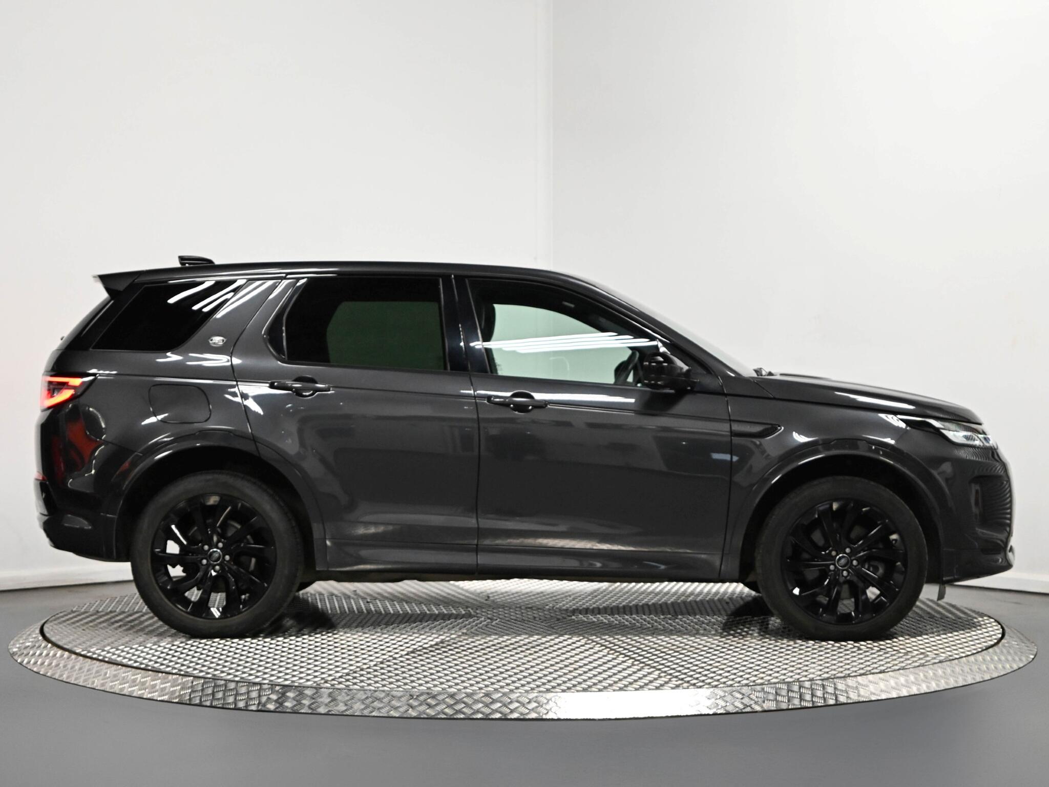 Land Rover Discovery Sport view 22