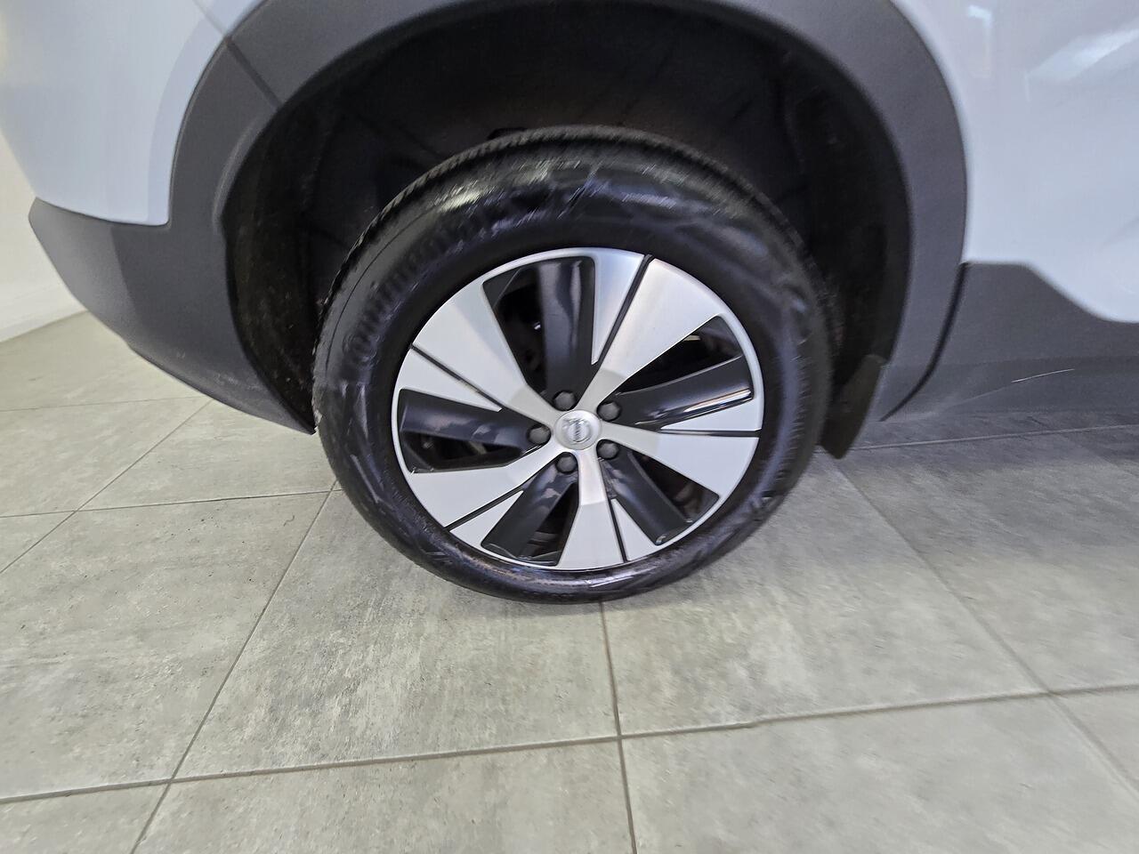 Volvo XC40 view 21