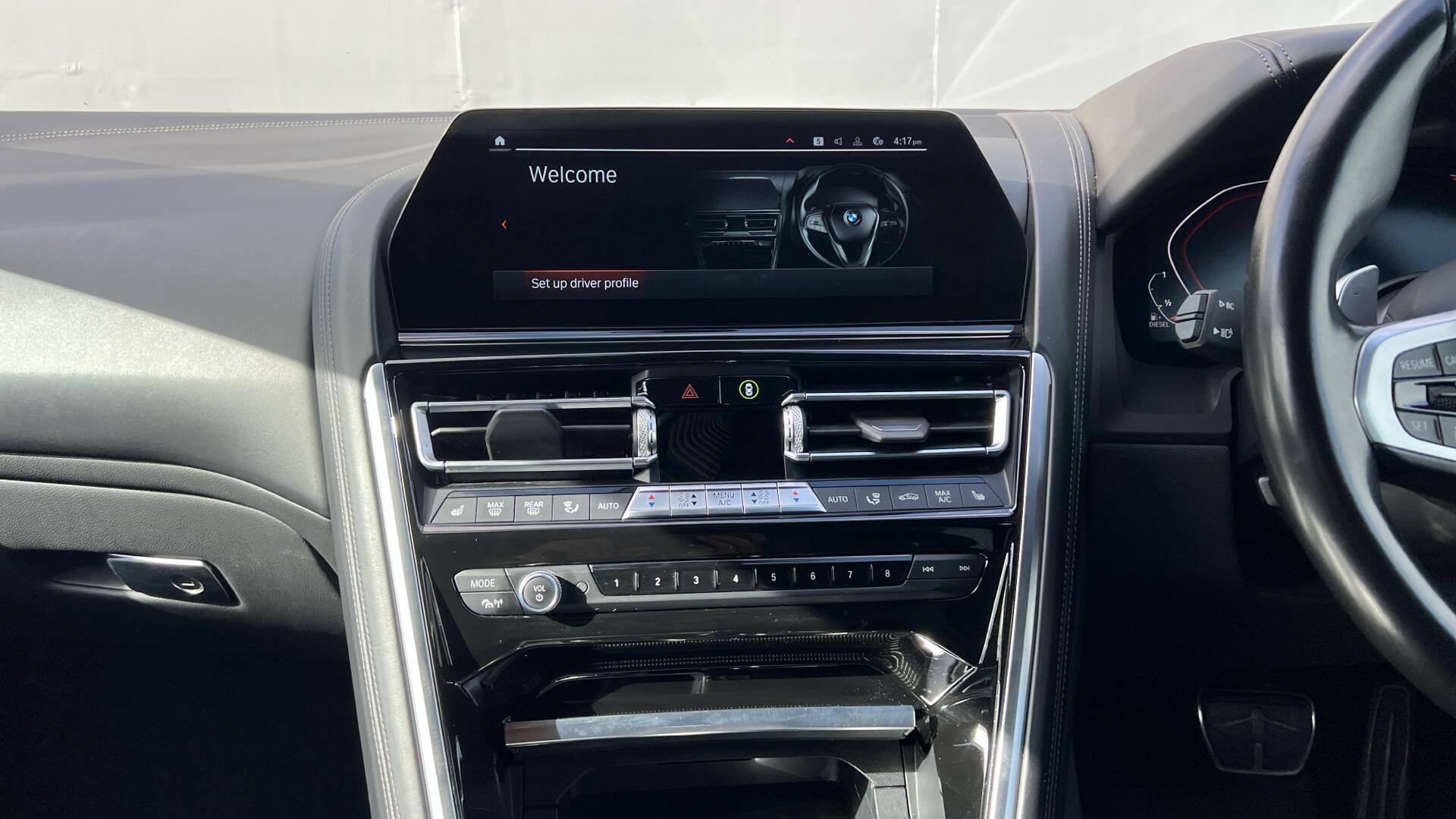 BMW 8 Series view 8
