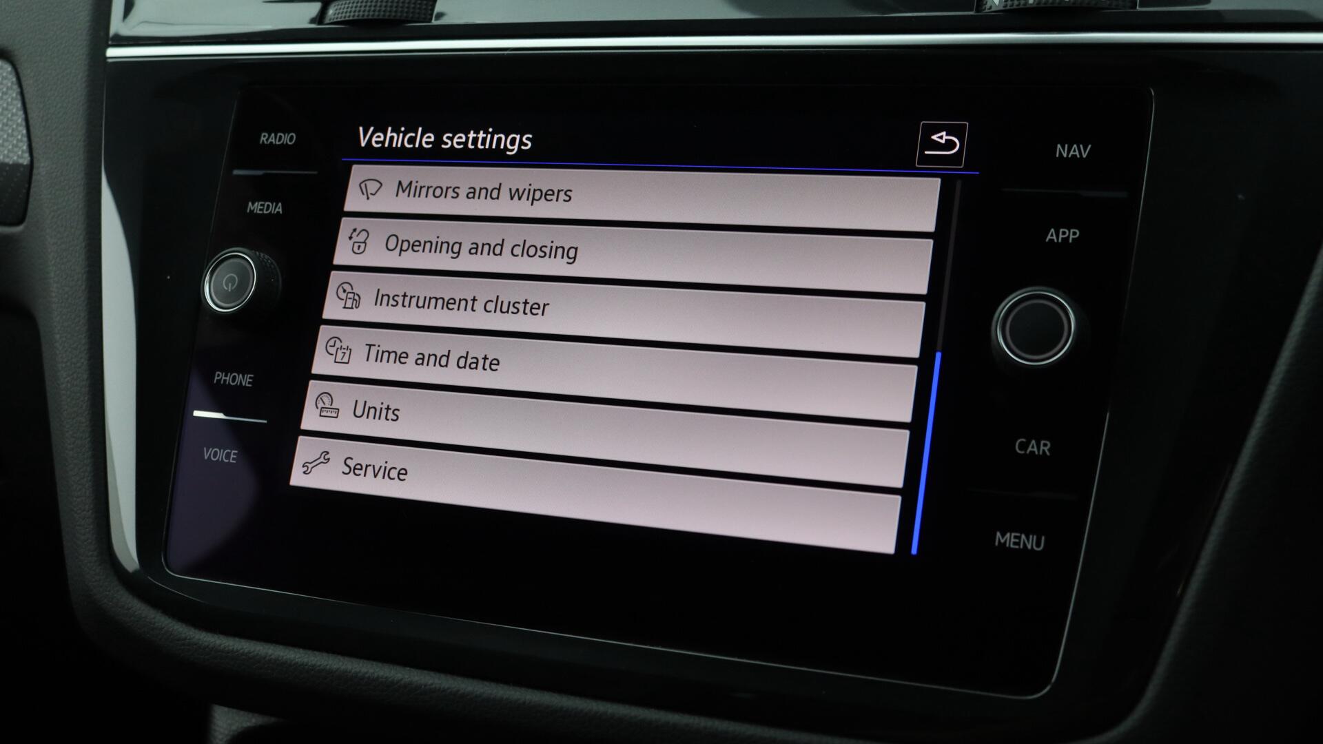 Volkswagen Tiguan view 15