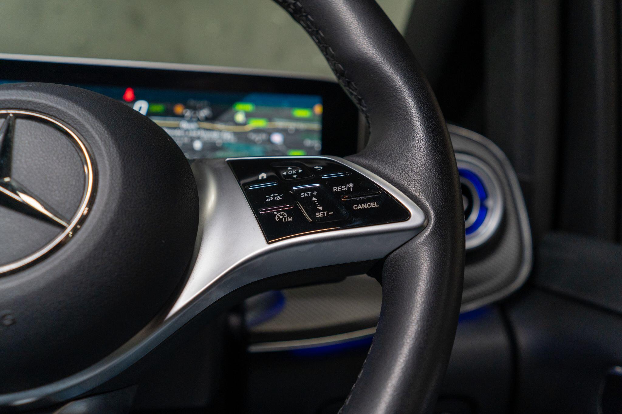 Mercedes-Benz V-Class view 35