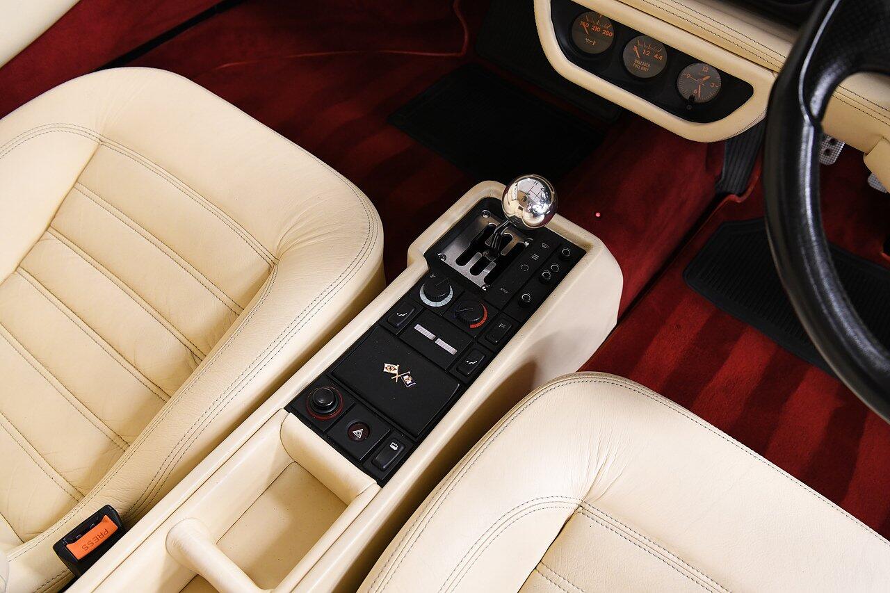 Ferrari 512 view 15