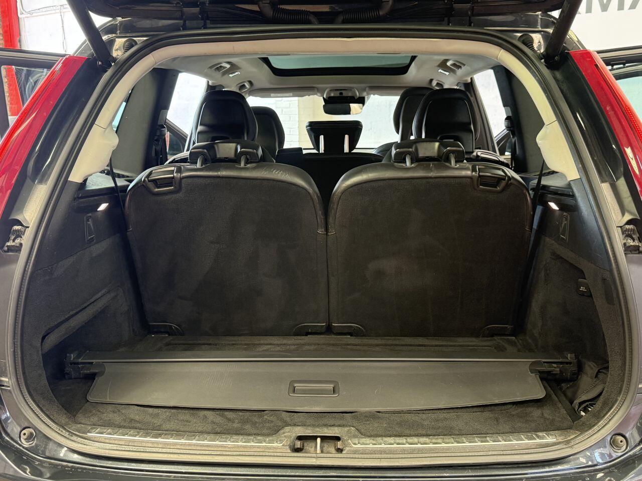 Volvo XC90 view 17