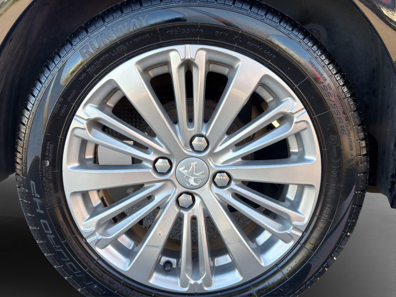 Peugeot 208 view 26