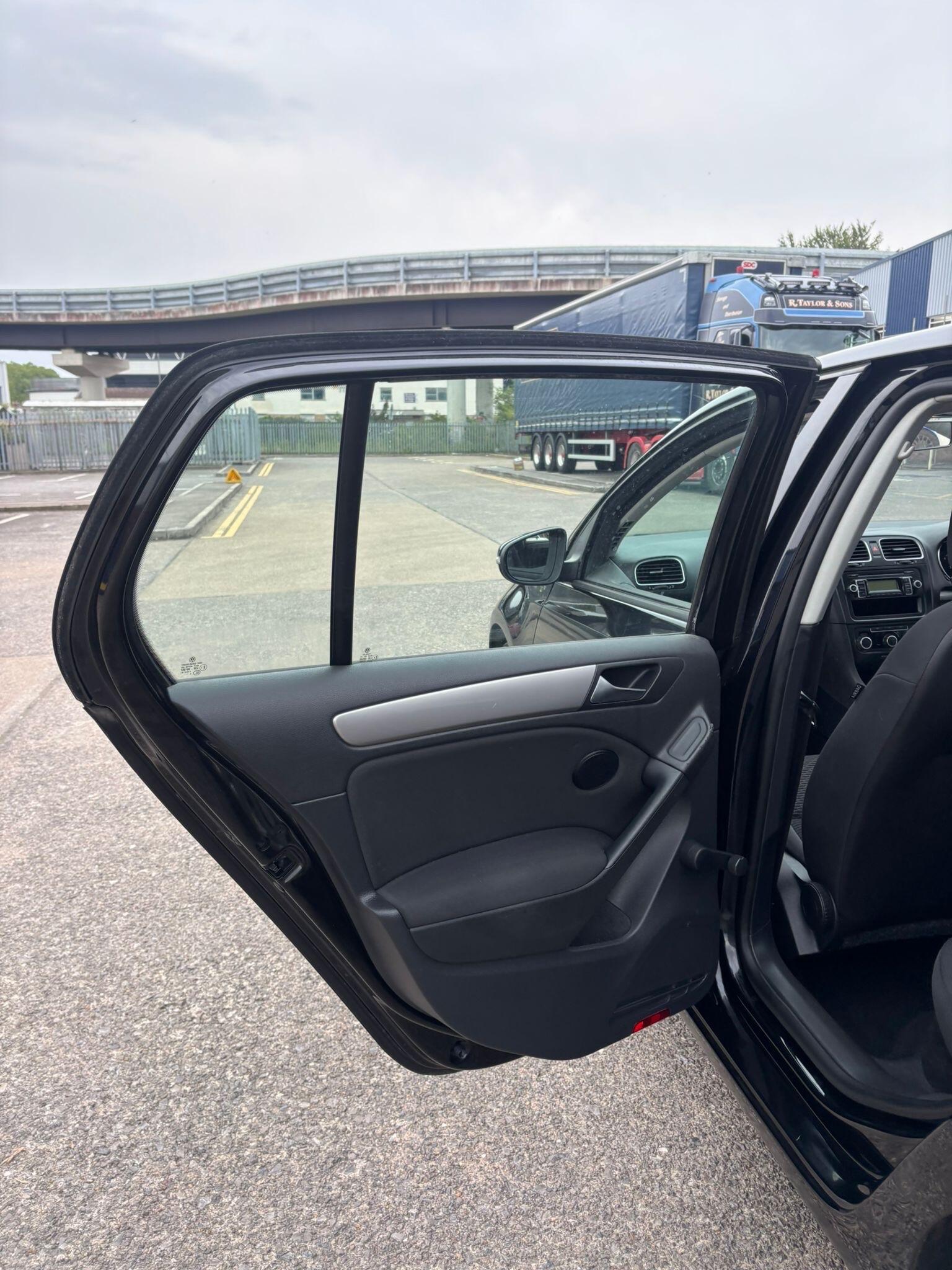Volkswagen Golf view 38