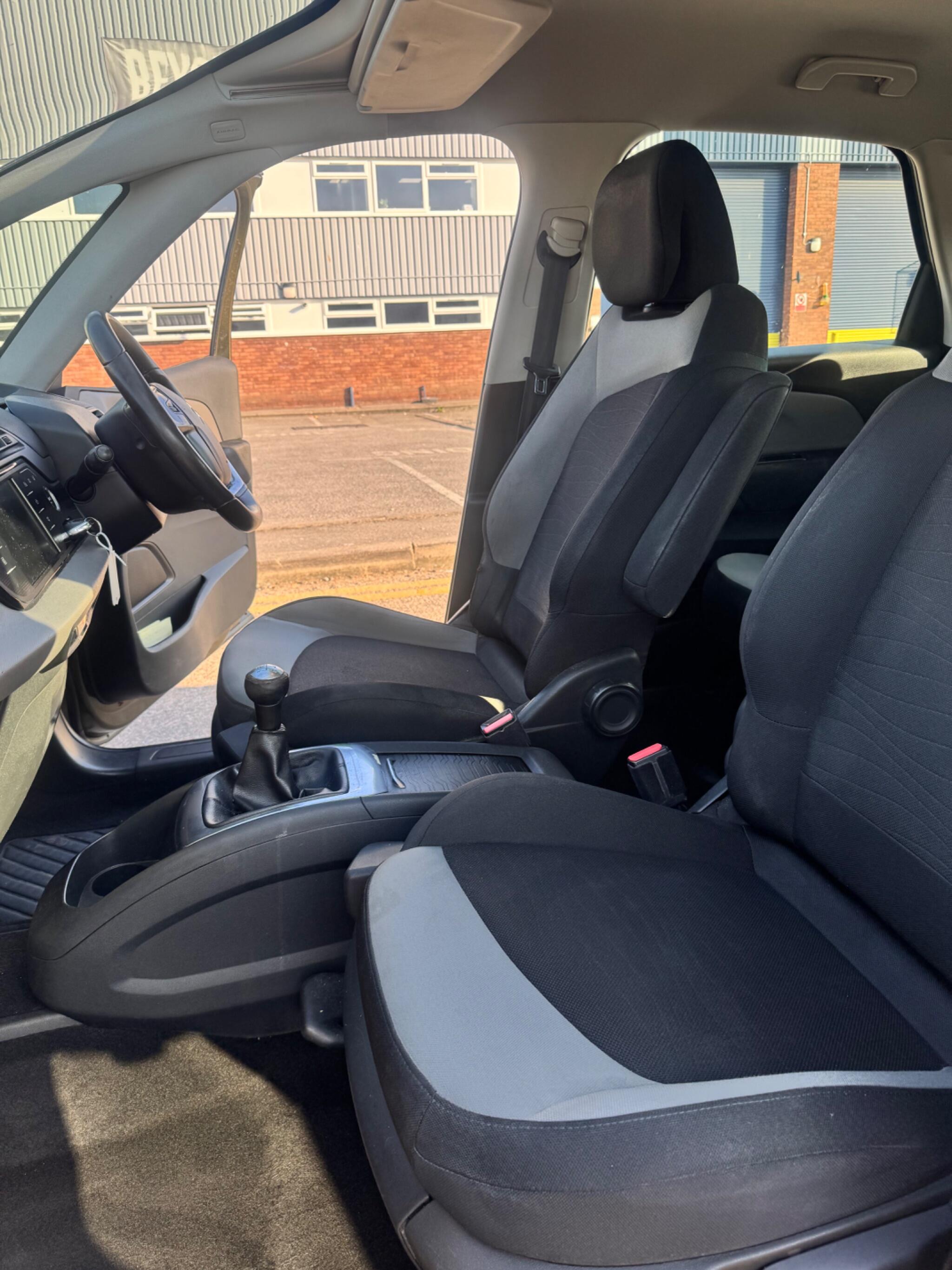 Citroen C4 Picasso view 47