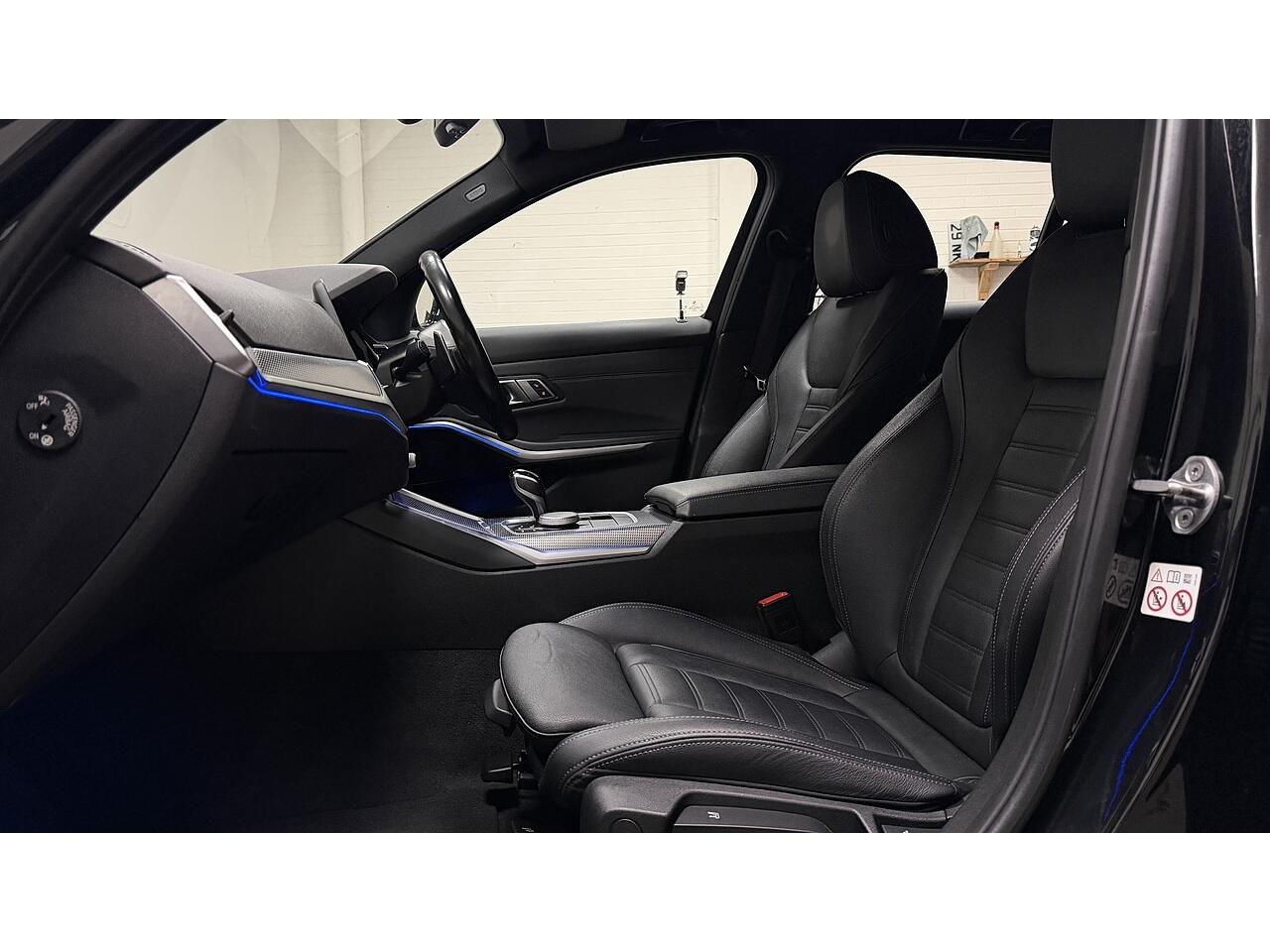 BMW 3 Series view 22